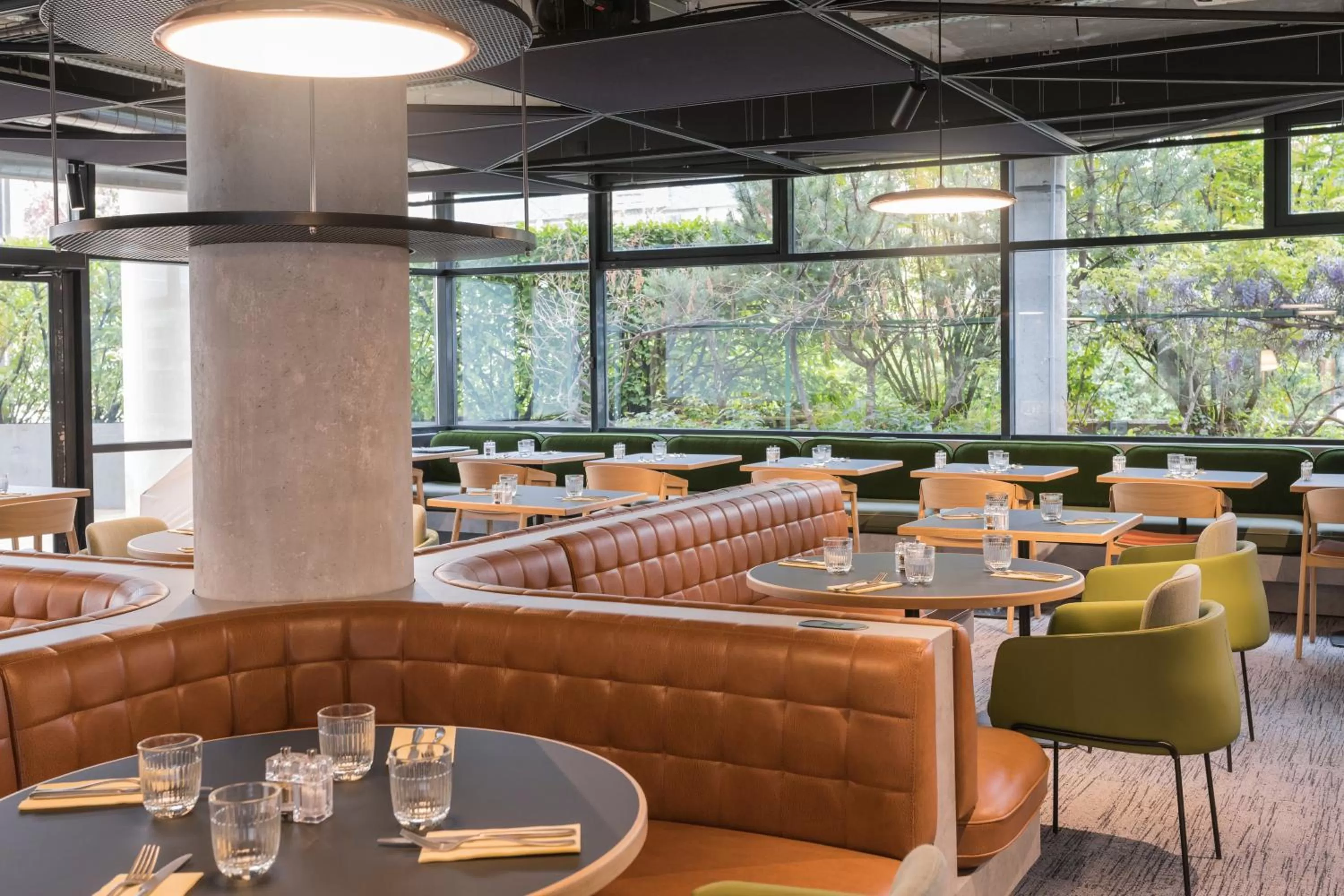 Restaurant/places to eat in Novotel Annecy Centre