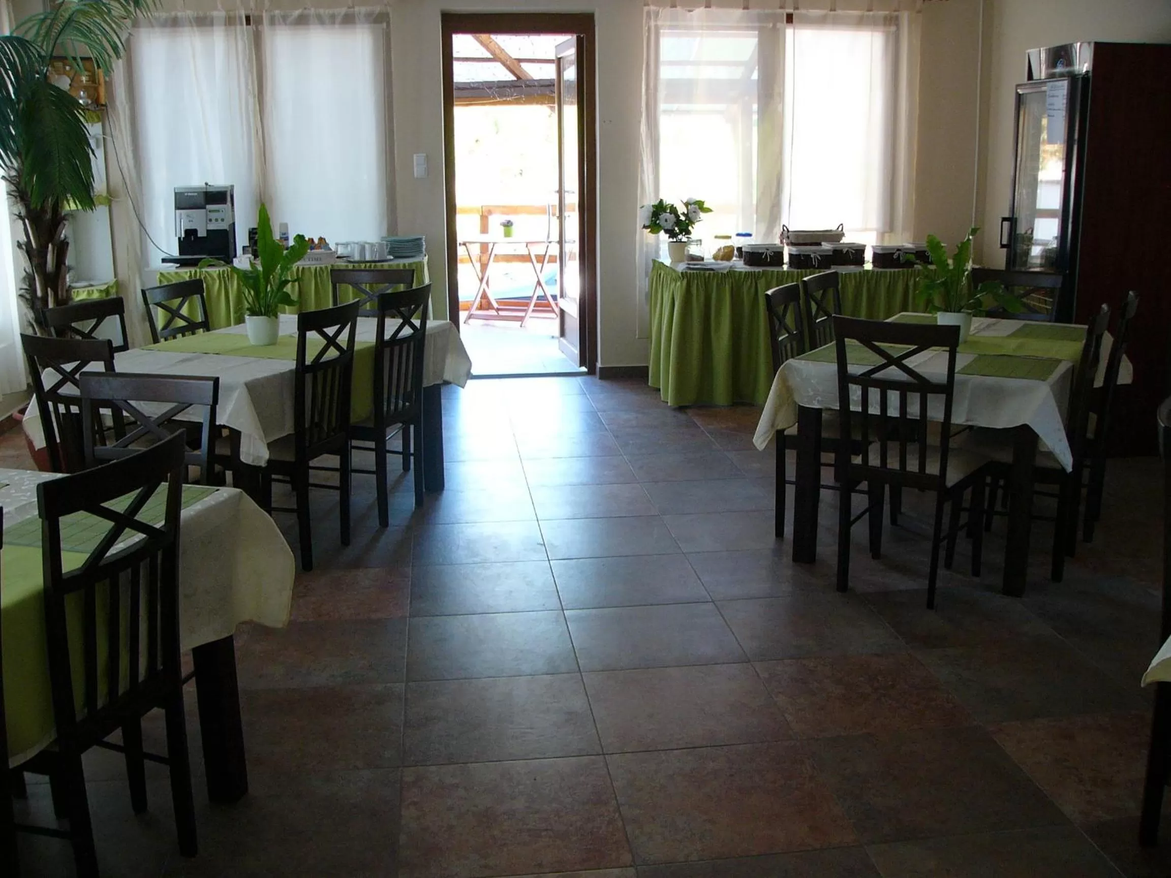 Communal lounge/ TV room in Abszolút Hotel és Panzió