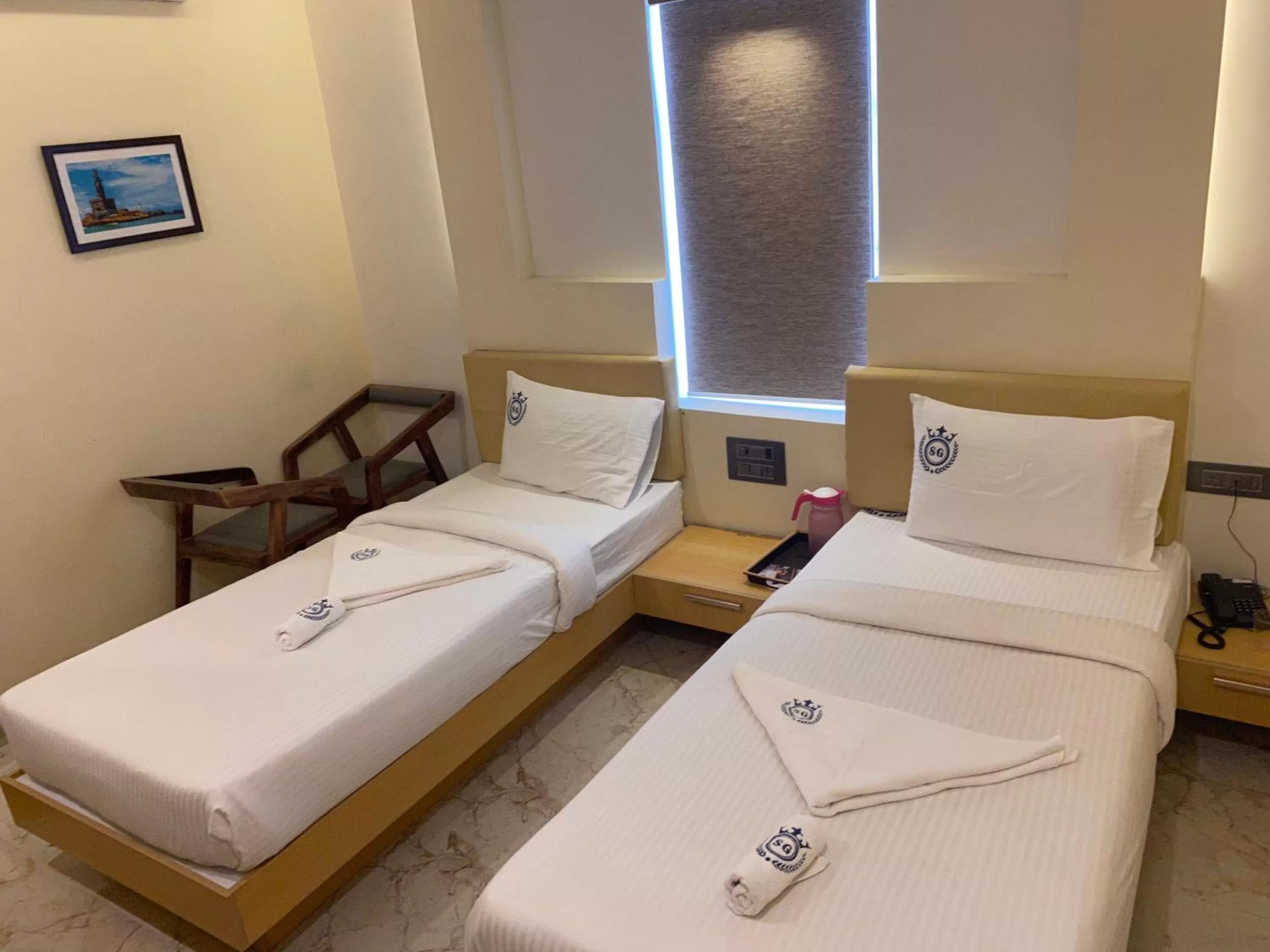 Economy Twin Room in Hotel Sangeeth Palace