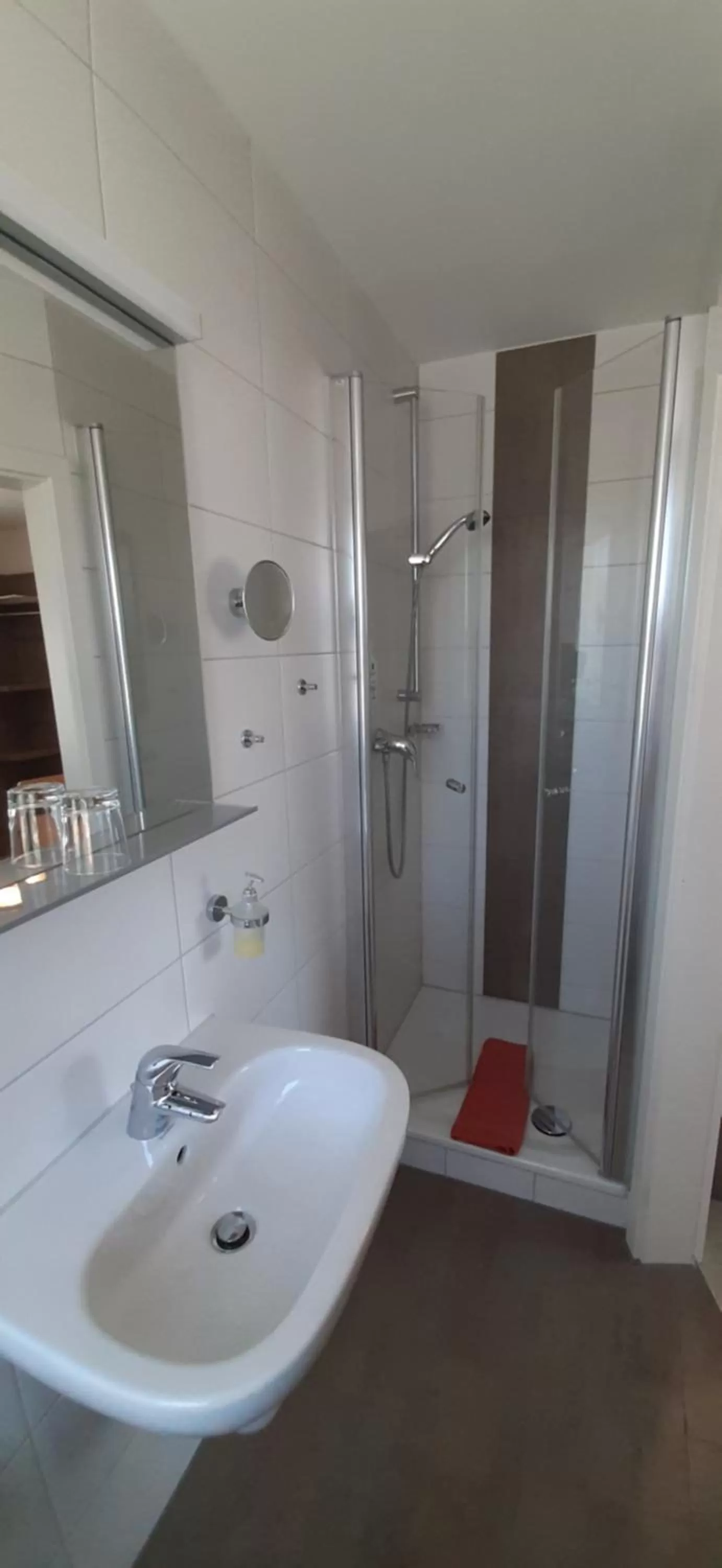 Shower in Landgasthof Zur scharfen Ecke