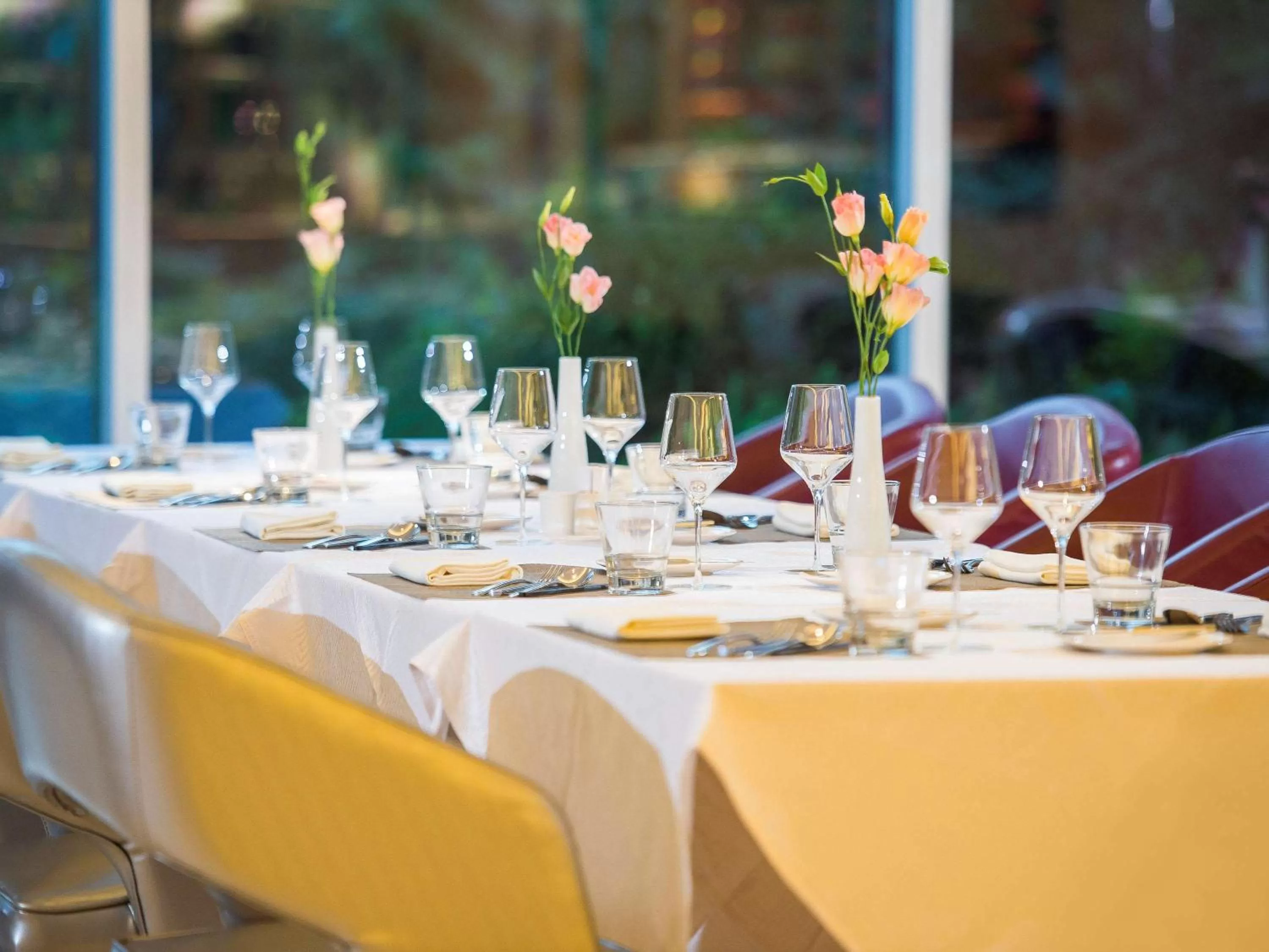 Restaurant/places to eat in Pullman Linyi Lushang