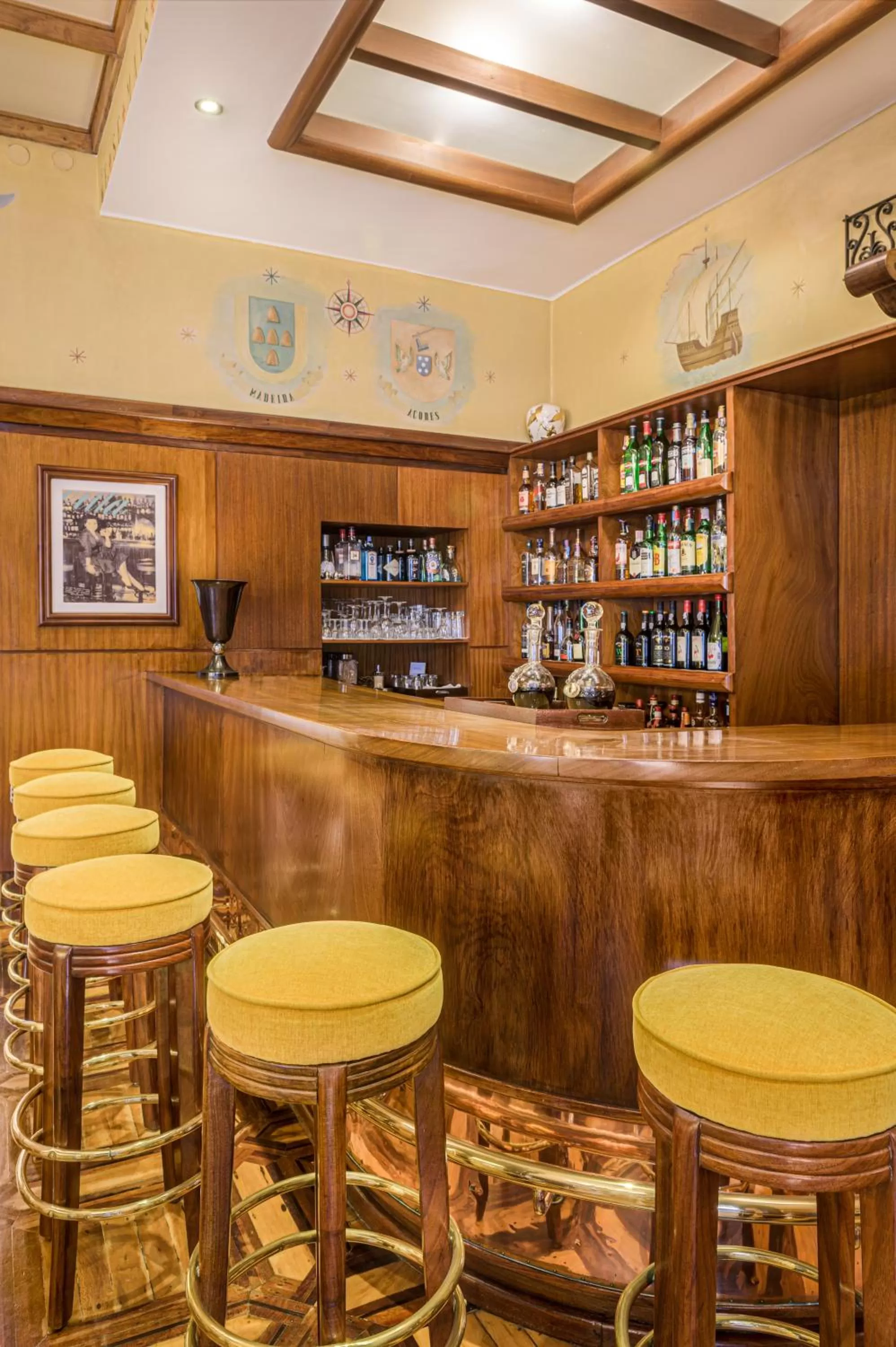 Lounge or bar in Hotel Britania Art Deco - Lisbon Heritage Collection - Avenida