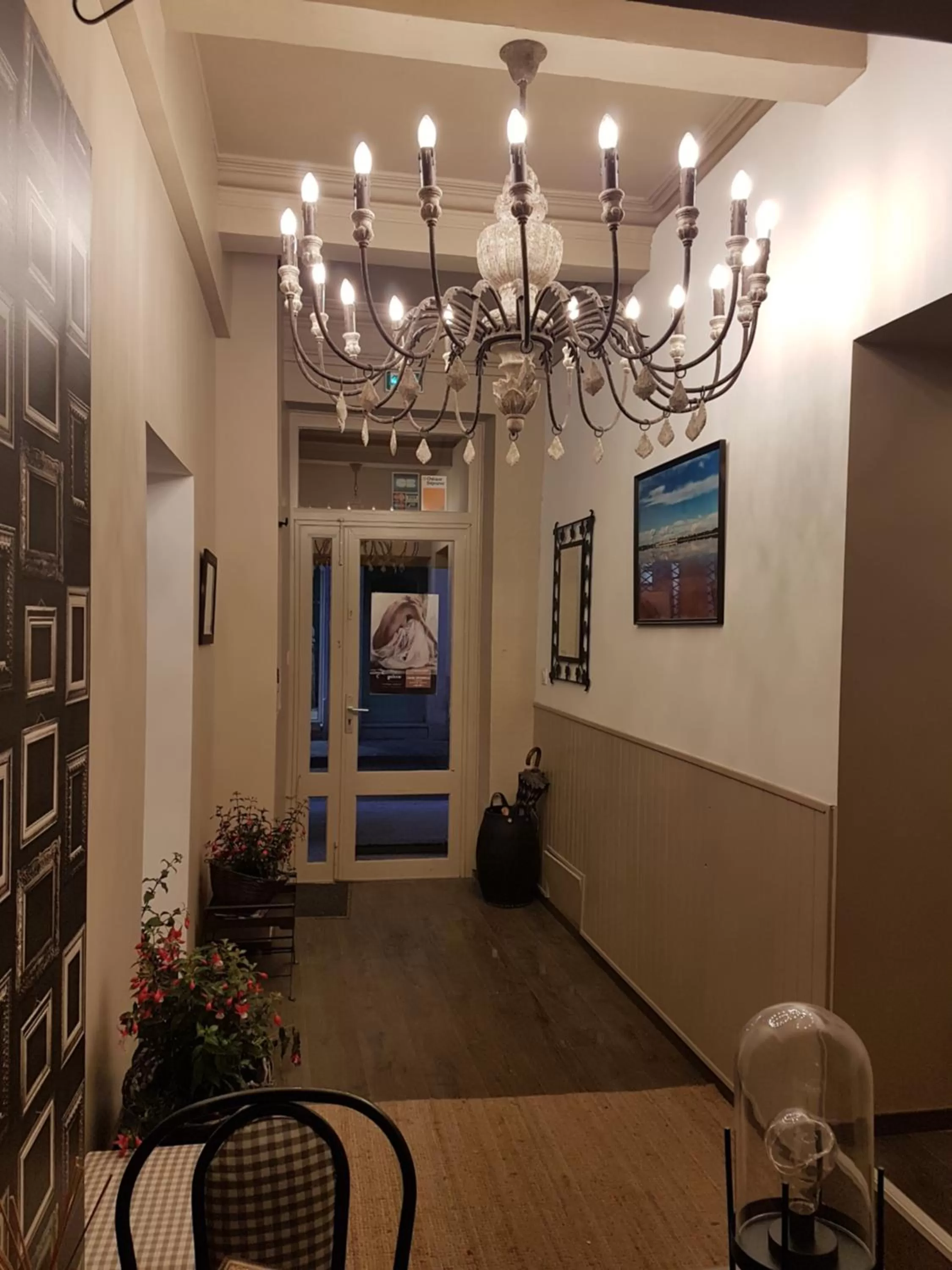 Lobby or reception in Hôtel-Restaurant "Chez Carrière"