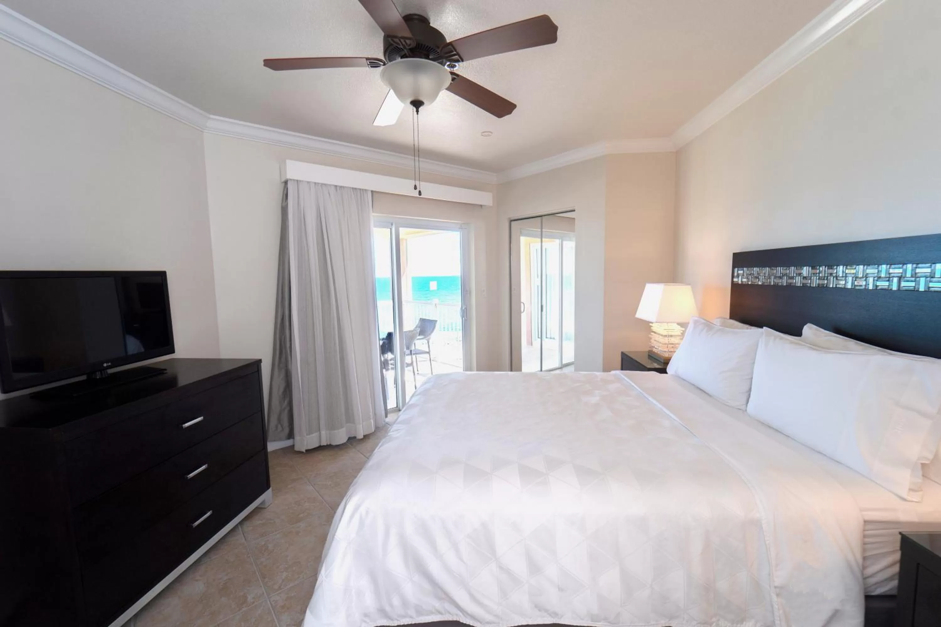 Bed in Holiday Inn Resort Grand Cayman by IHG