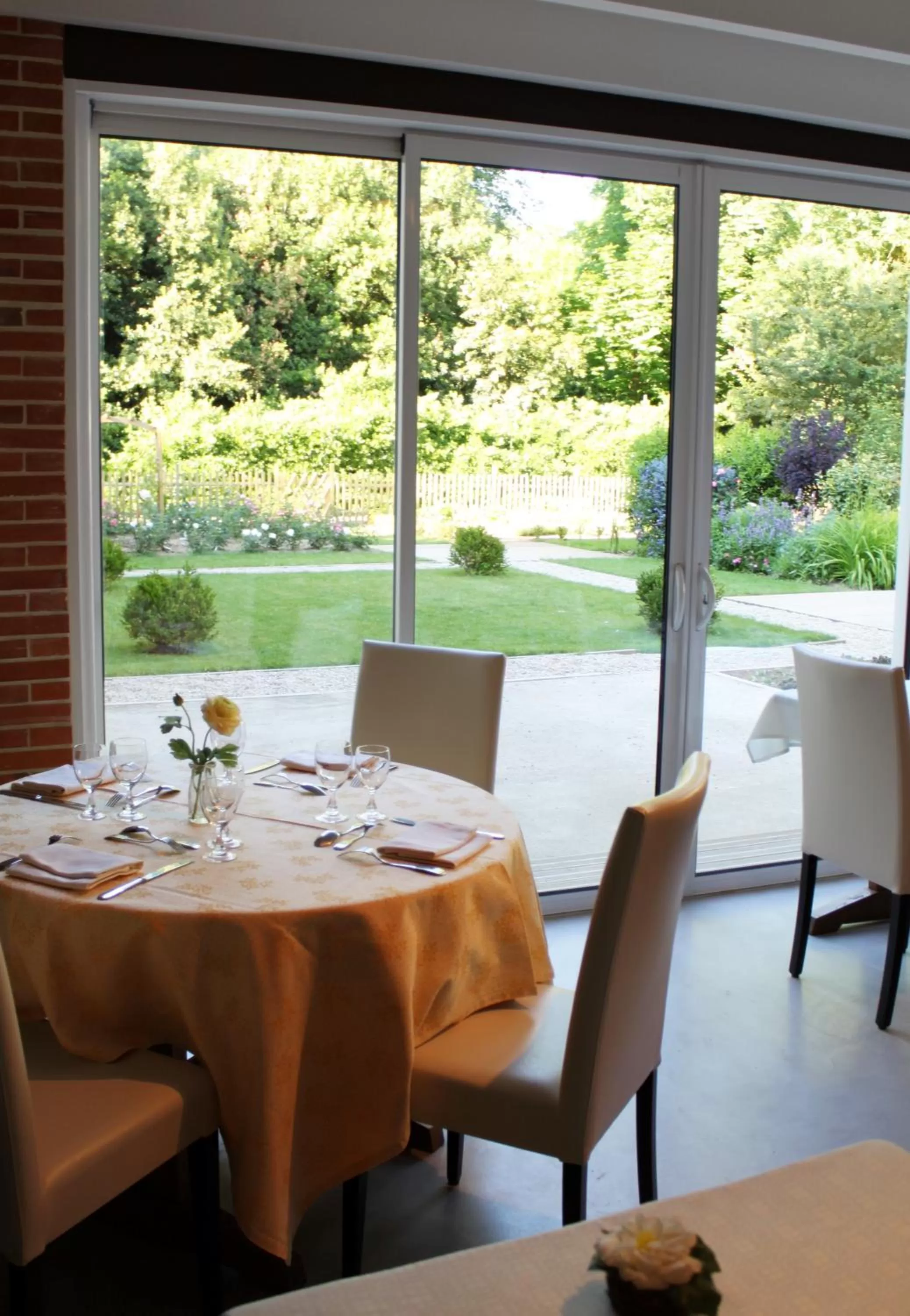 Garden, Restaurant/Places to Eat in Clos de la Court d'Aron