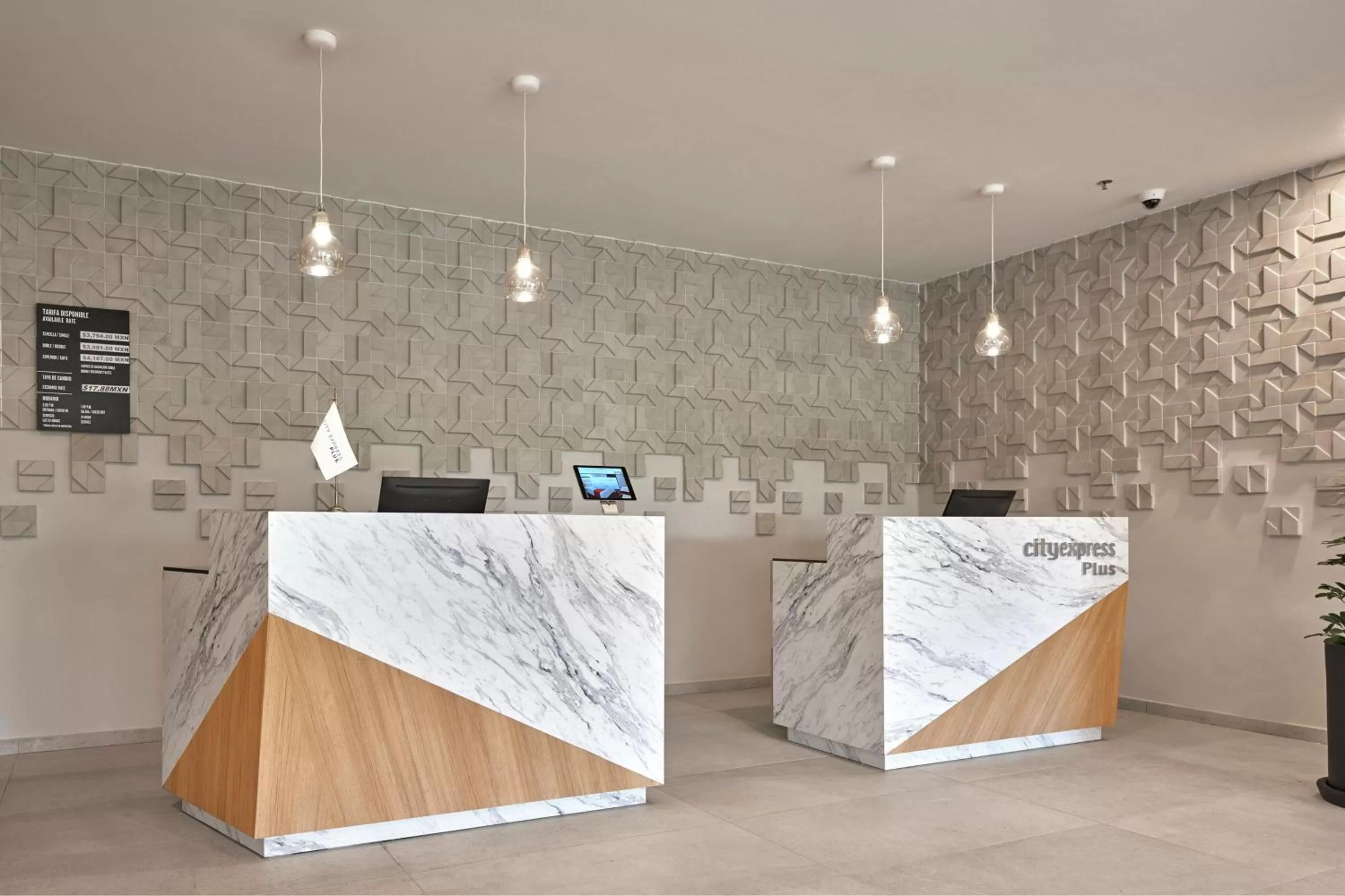Lobby or reception in City Express Plus by Marriott Cancun Aeropuerto Riviera