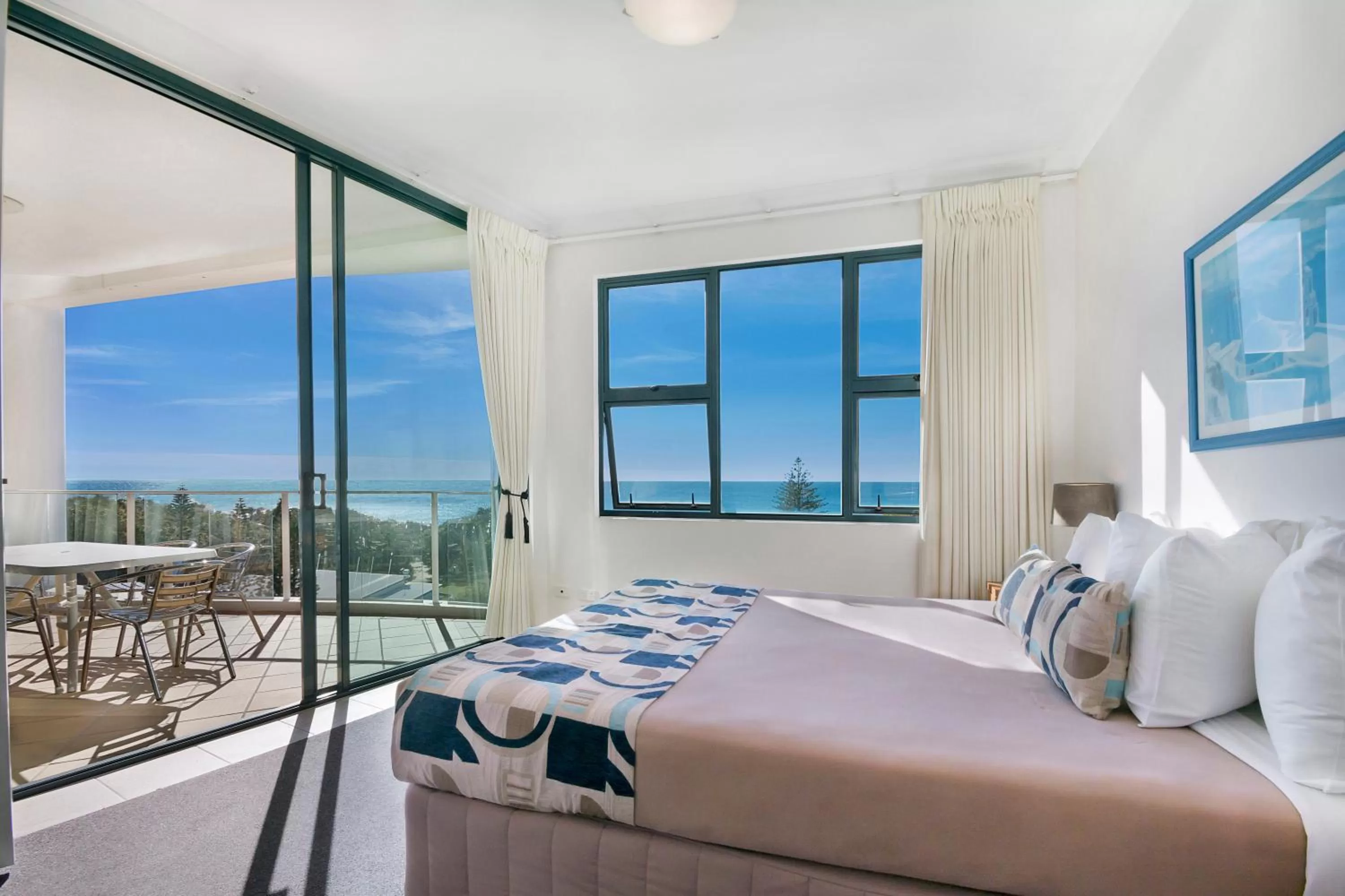 Photo of the whole room, Bed in Santorini Twin Waters