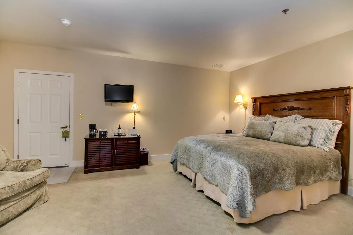 Bed in Winchester Inn