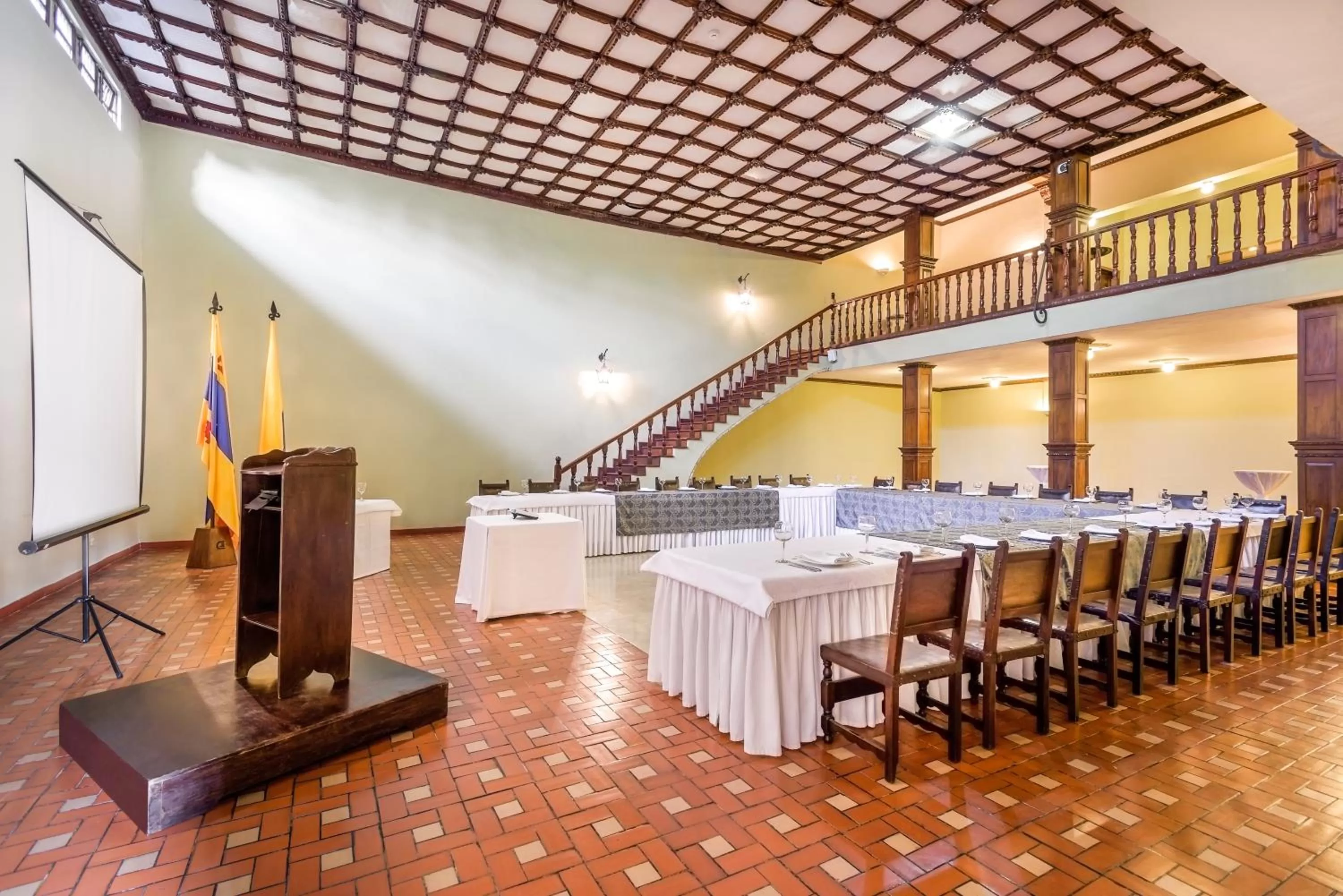Business facilities in Hotel Dann Monasterio
