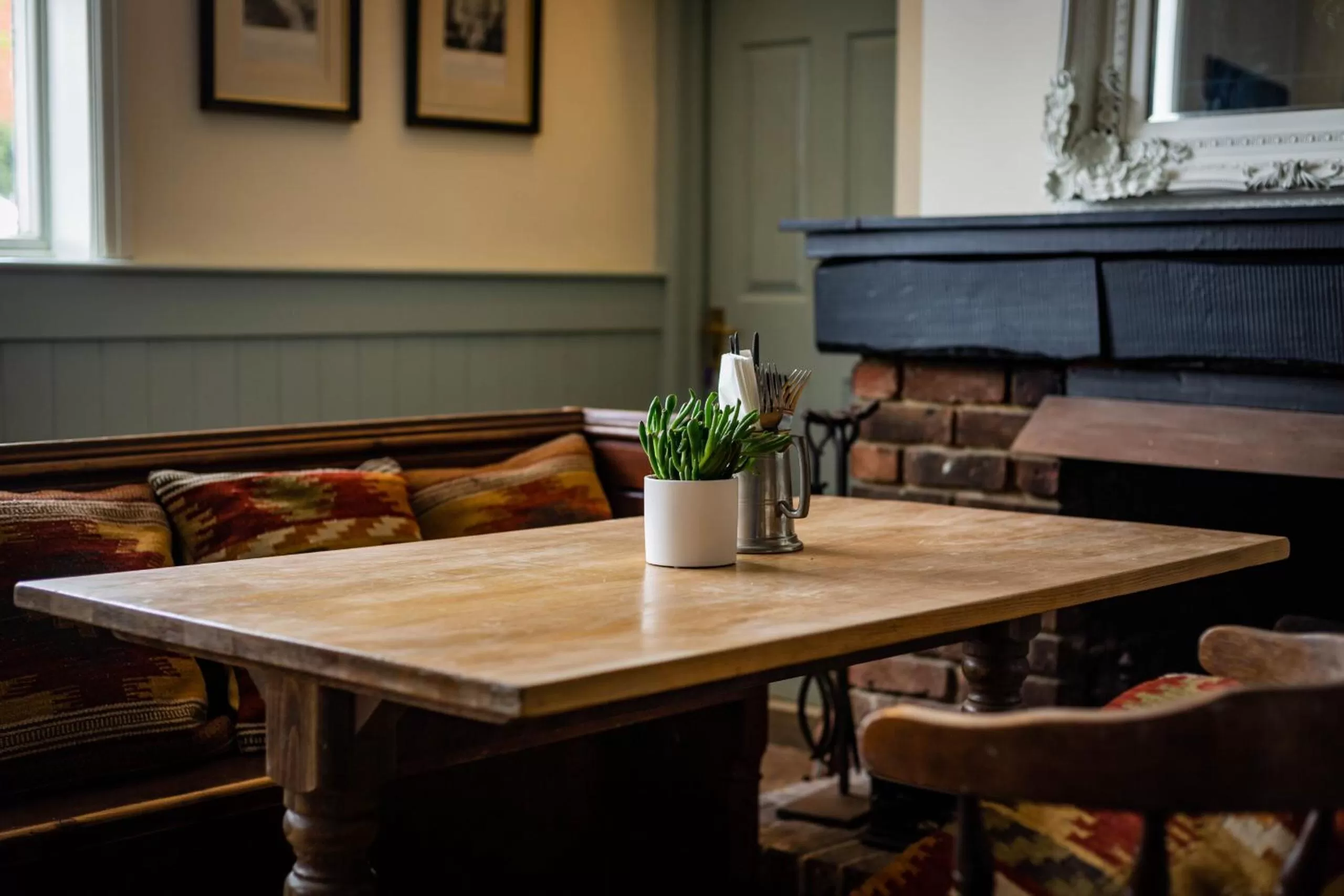 Restaurant/places to eat in The Cricketers Inn