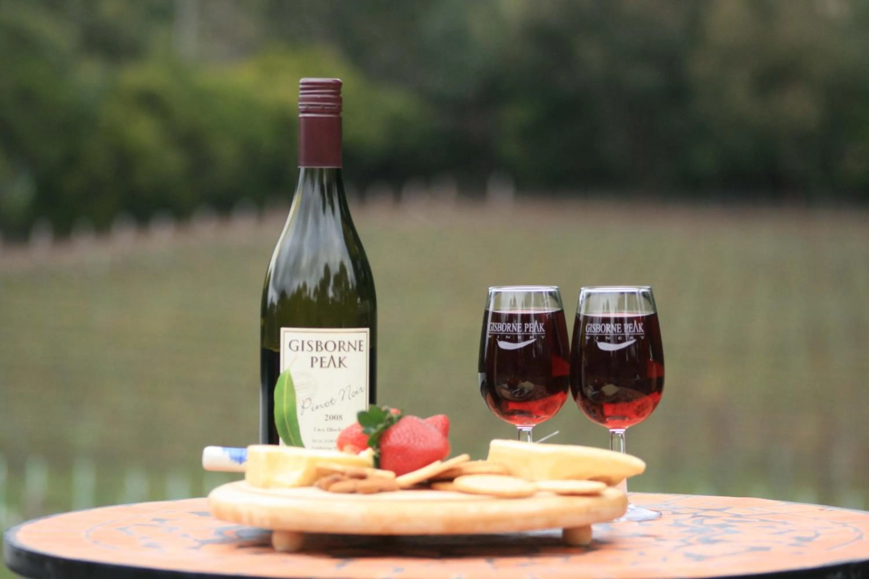 Food and drinks in Gisborne Peak Winery Short Term Stays