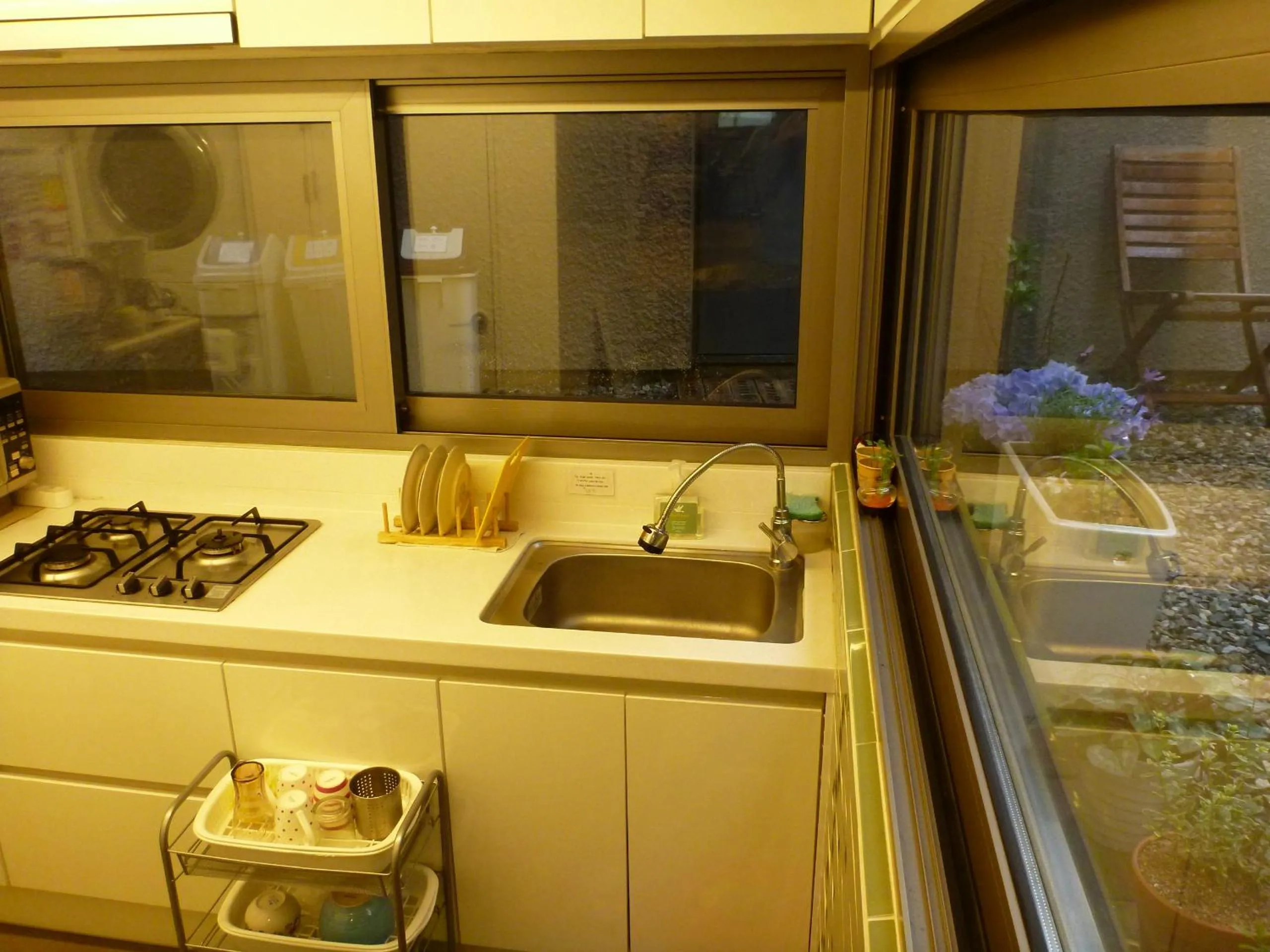 Kitchen or kitchenette in Inside Busan Hostel
