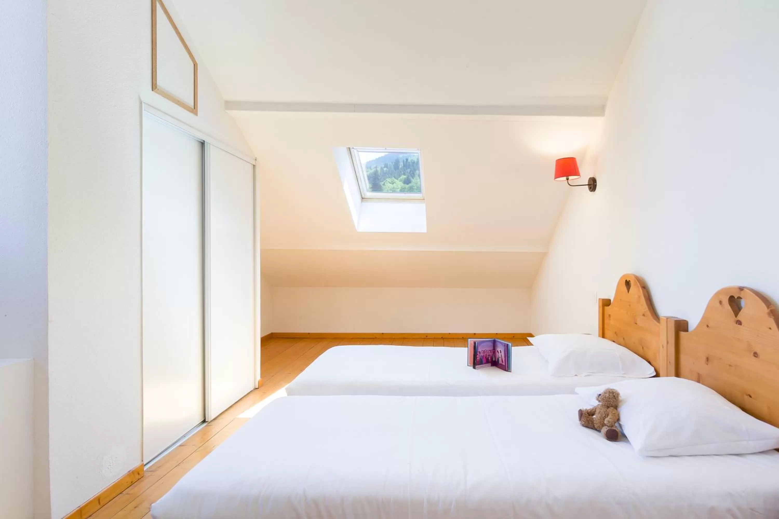 Bedroom, Bed in Garden & City Evian - Lugrin