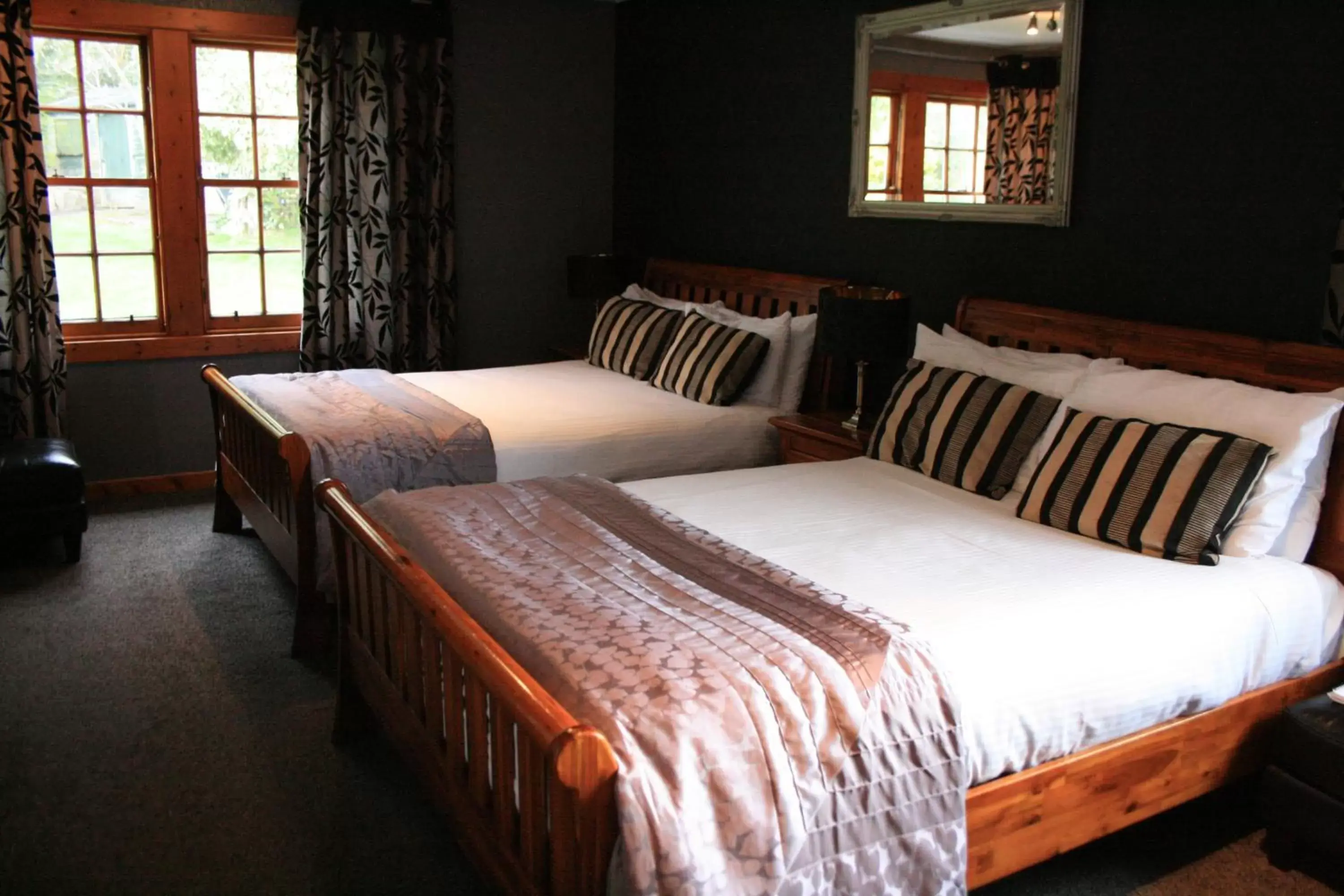 Family Room with Garden View in North Kessock Hotel Family Room with Garden View in North Kessock Hotel