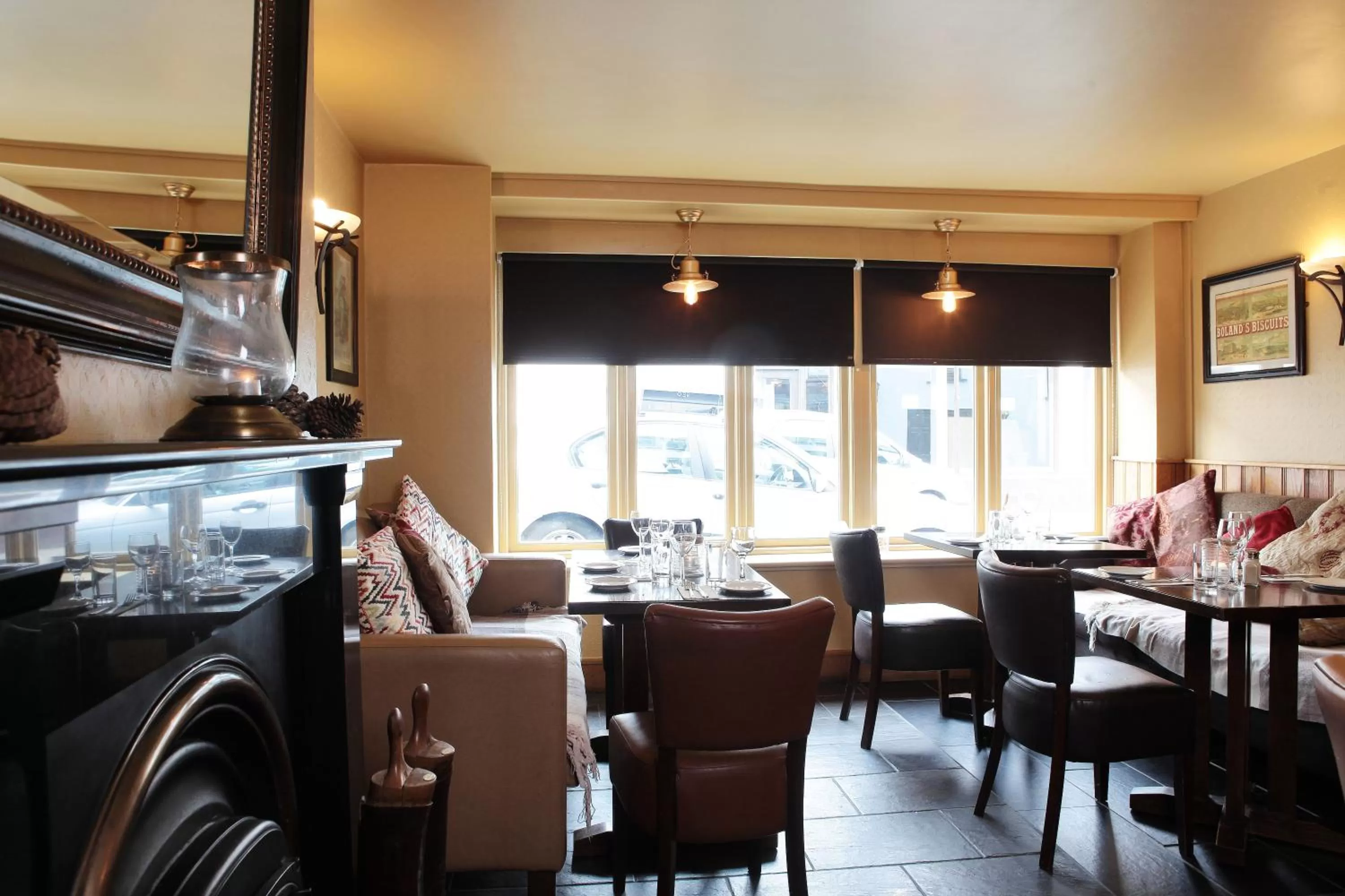 Restaurant/places to eat in Jacob's Well Hotel