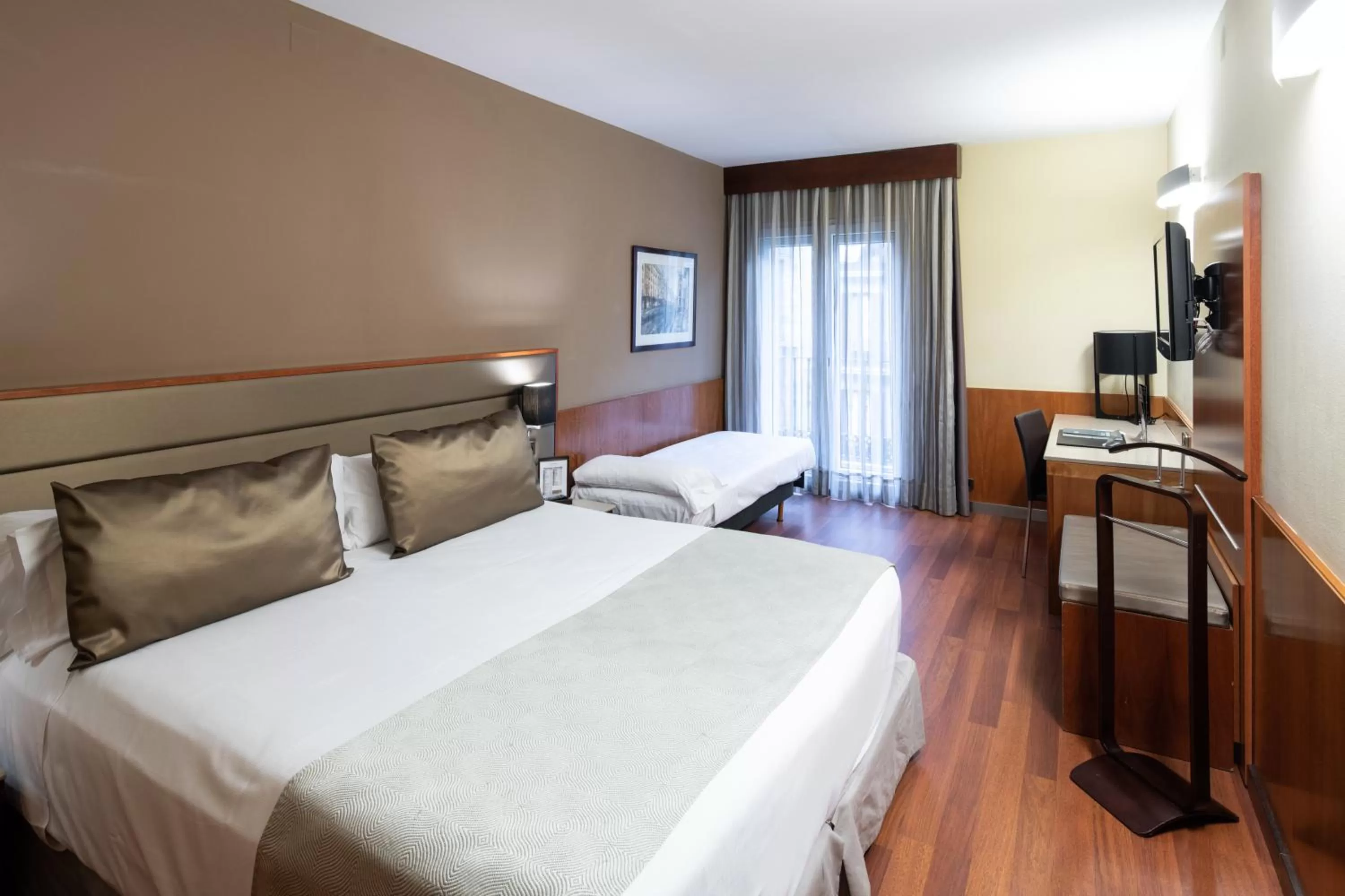 Decorative detail, Bed in Catalonia Diagonal Centro