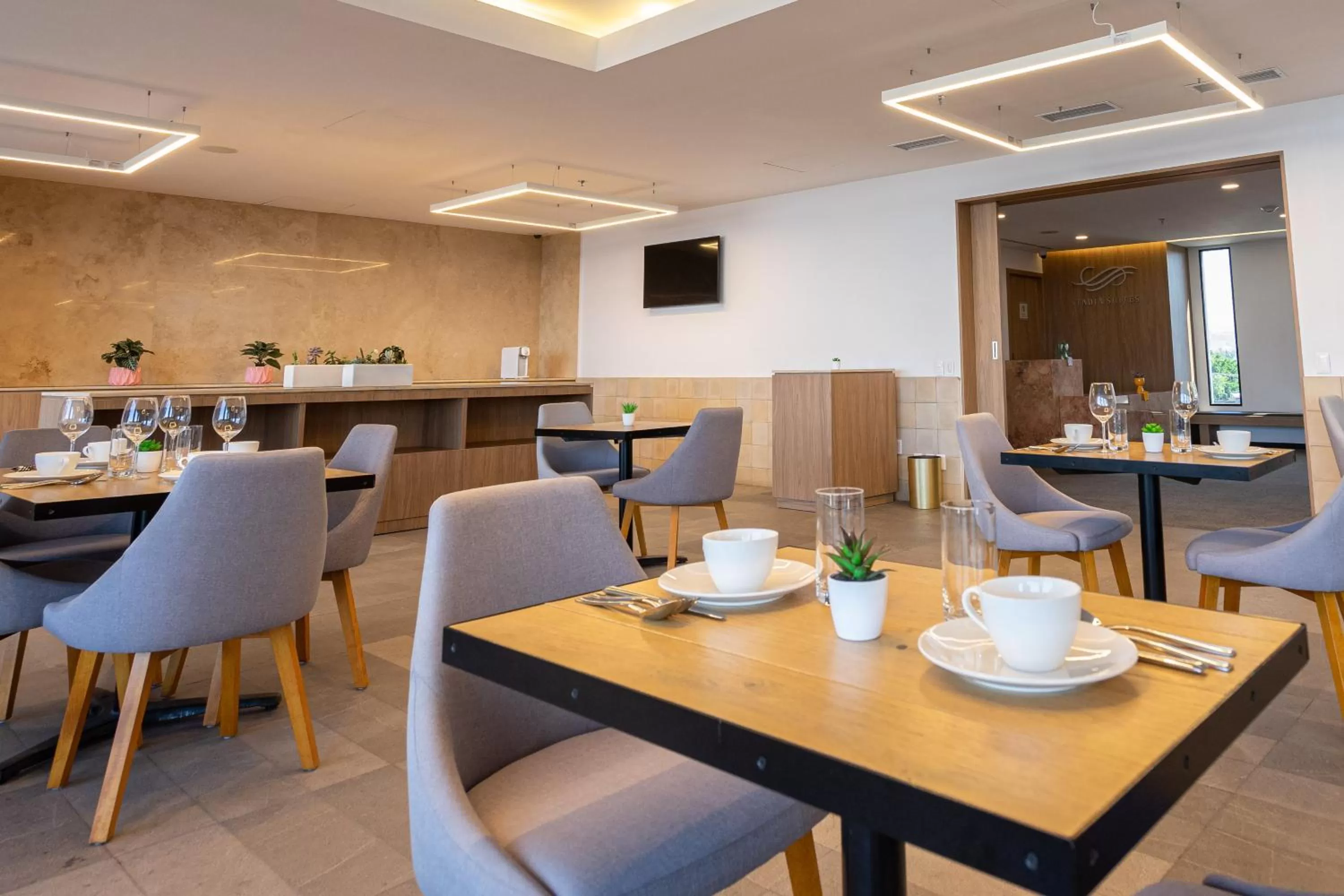 Restaurant/places to eat in Stadía Suites Querétaro Centro Histórico