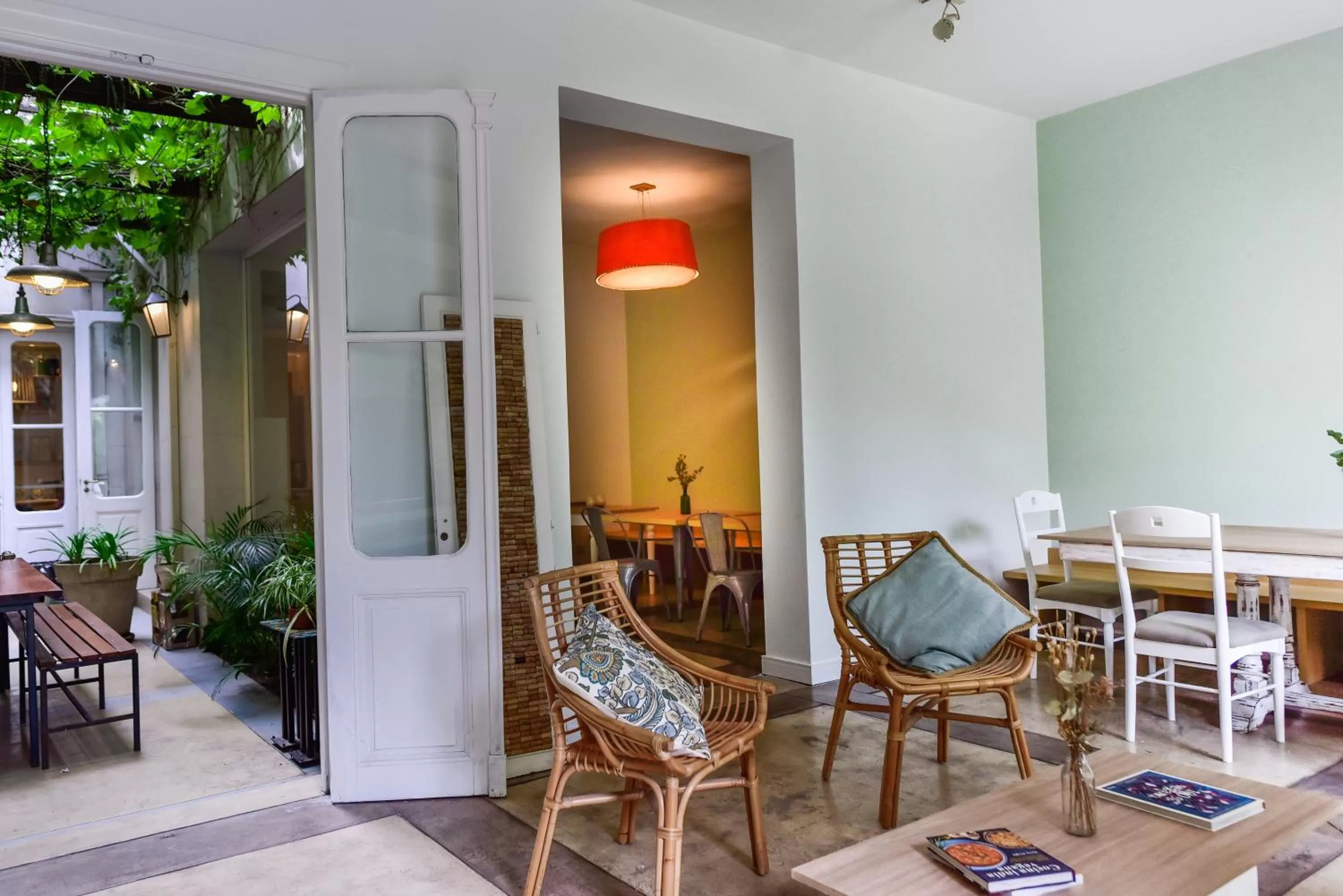 Communal lounge/ TV room, Dining Area in Casa Caravan - Plant Based Concept House