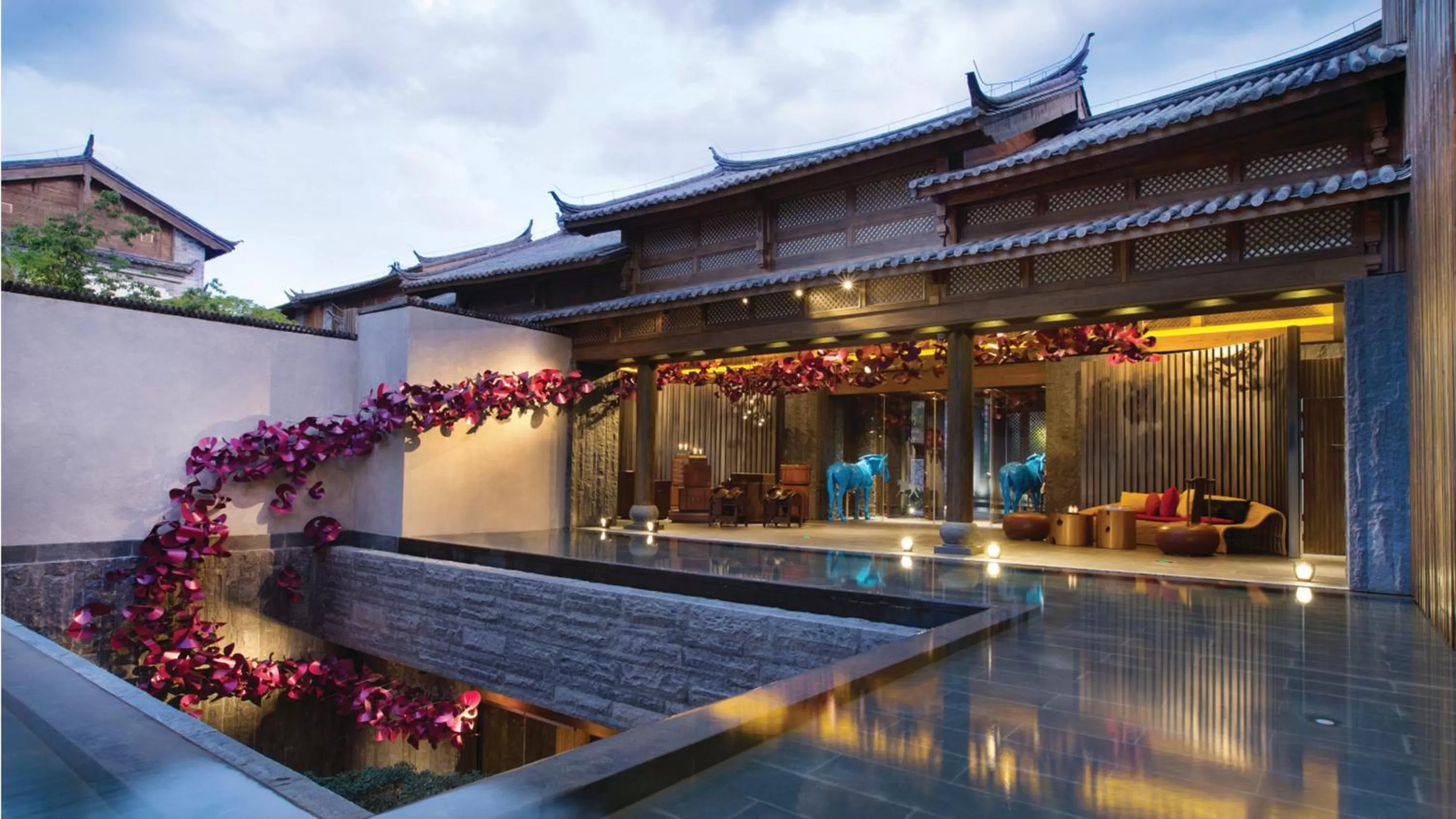 Lobby or reception in Hotel Indigo Lijiang Ancient Town by IHG