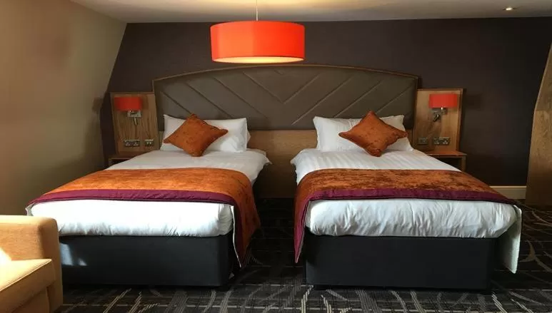 Bed in The Crown Hotel Wetherspoon