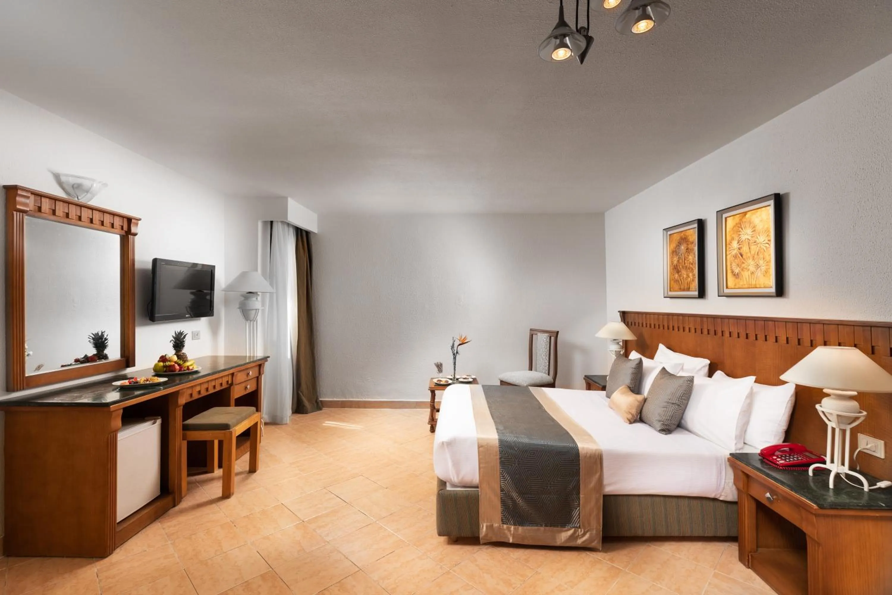 Bedroom, Bed in Albatros Sharm Resort - By Pickalbatros