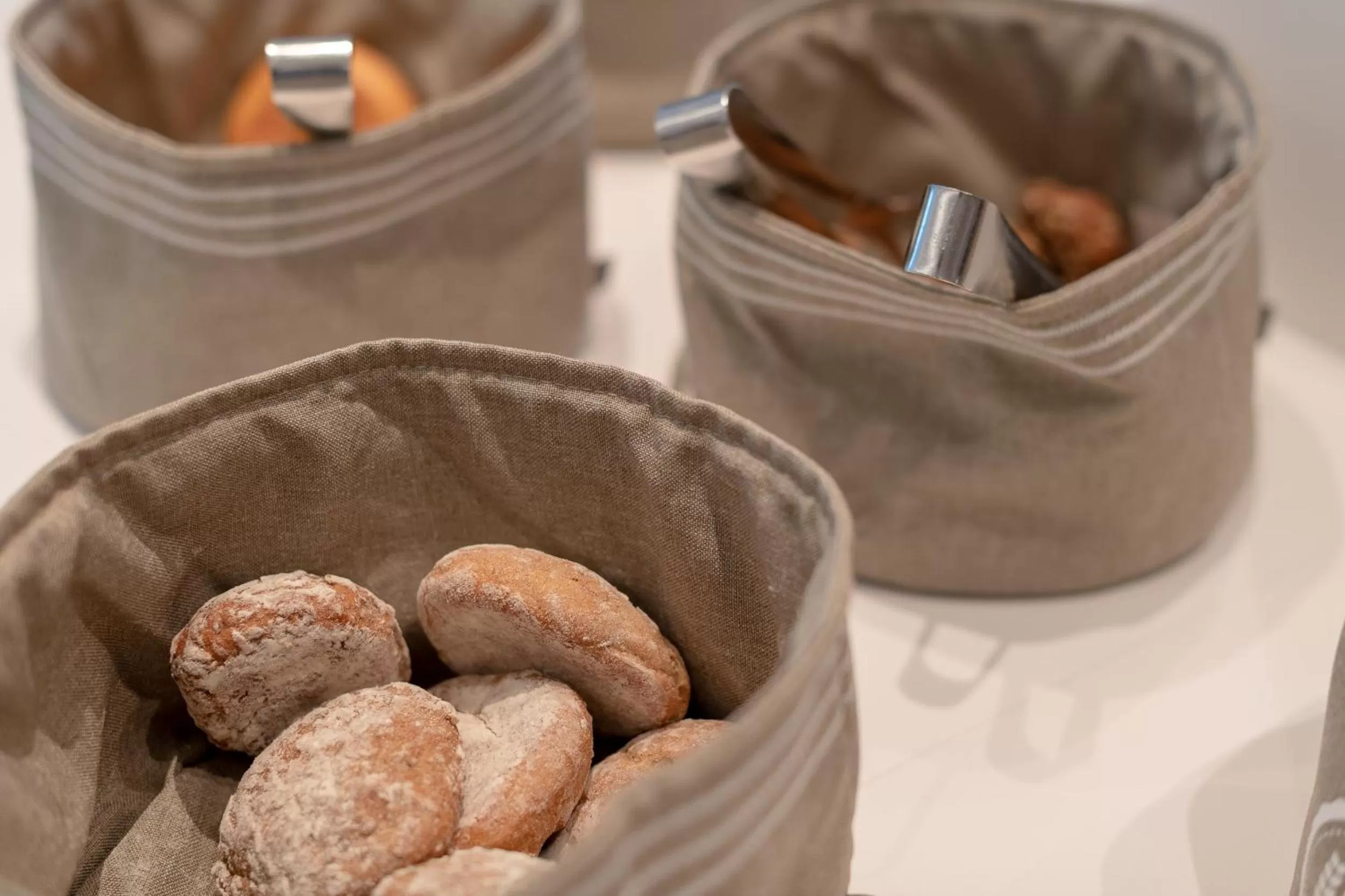 Buffet breakfast in Residence Garni Hotel Vineus