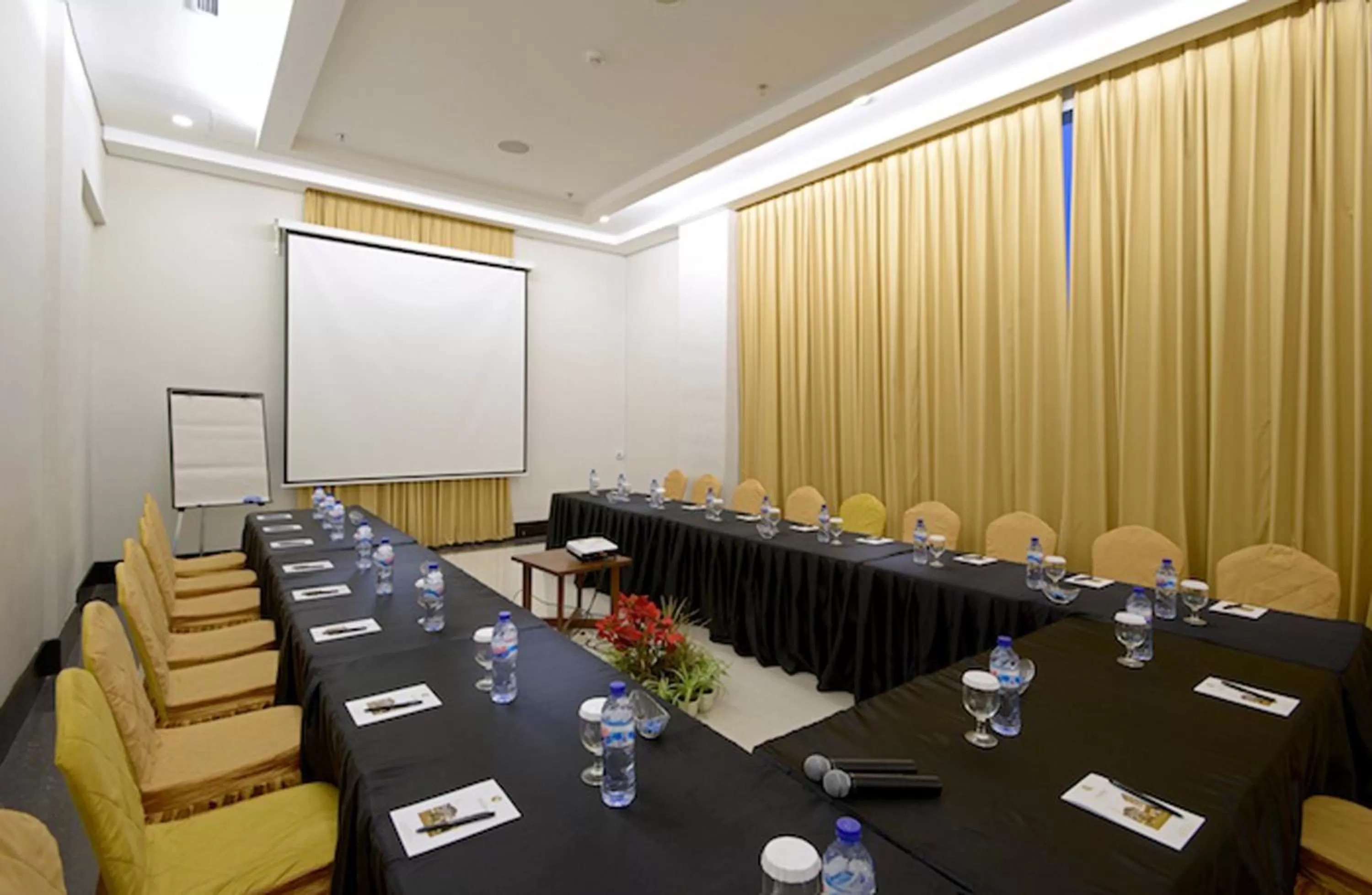 Banquet/Function facilities, Business Area/Conference Room in The Sahira Hotel Syariah