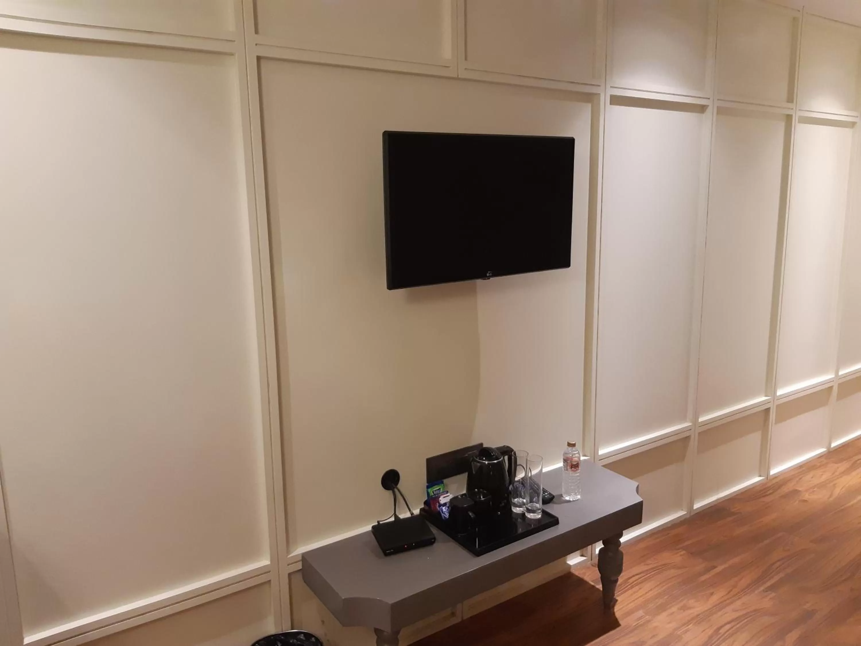 TV and multimedia in Hotel Namo Residency