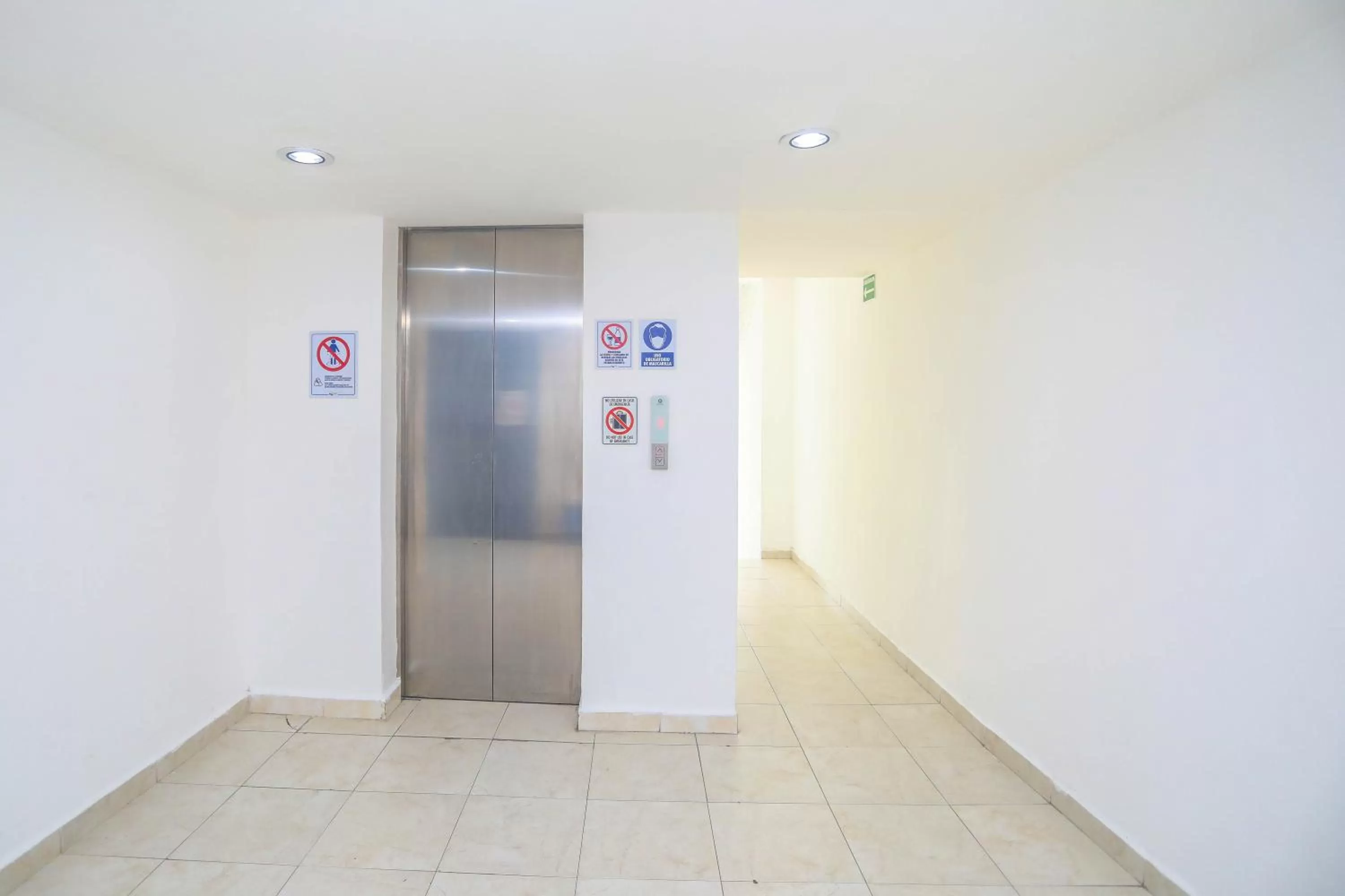 elevator in Hotel Caribe Internacional Cancun