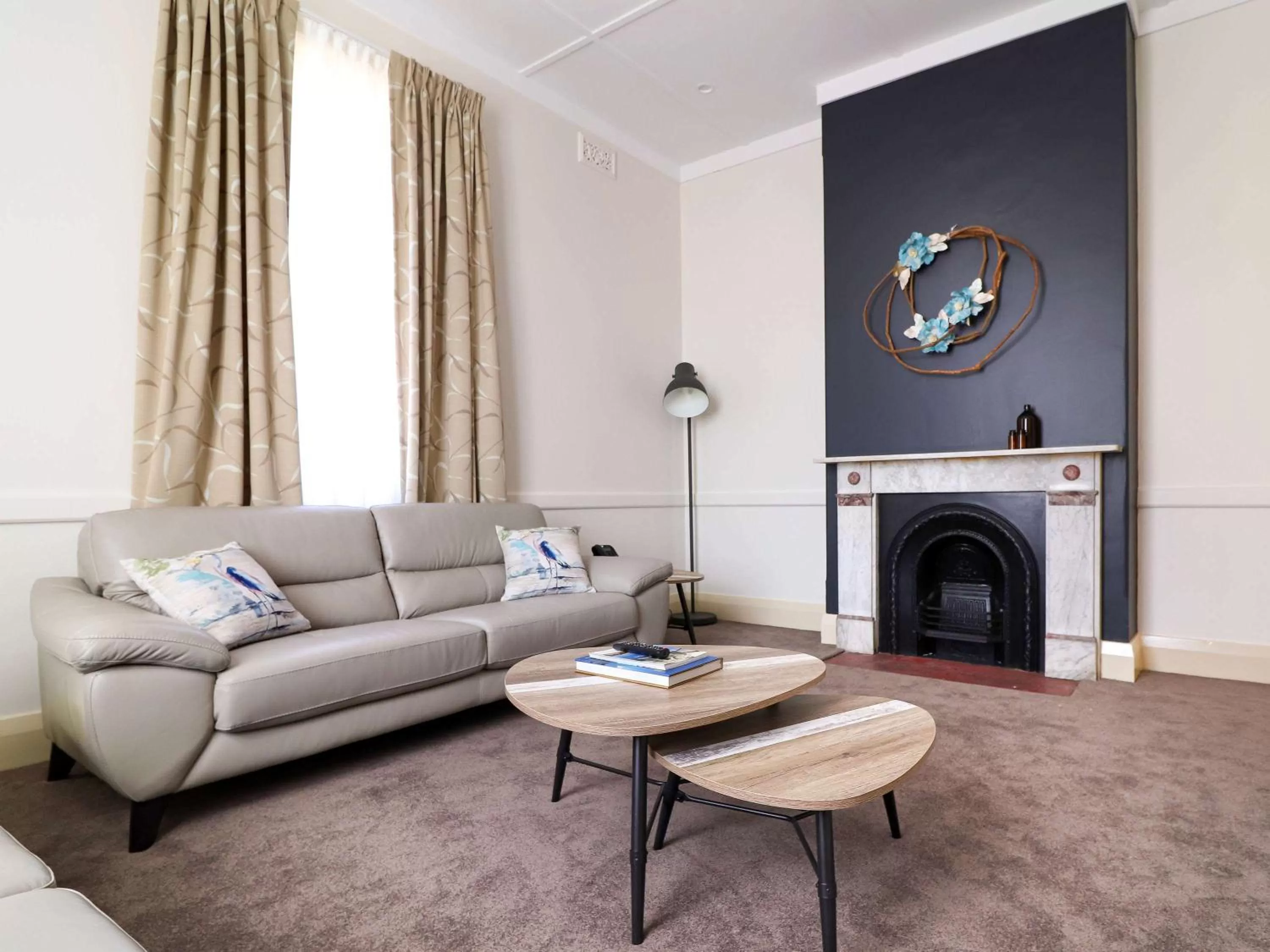 Photo of the whole room in Q Station