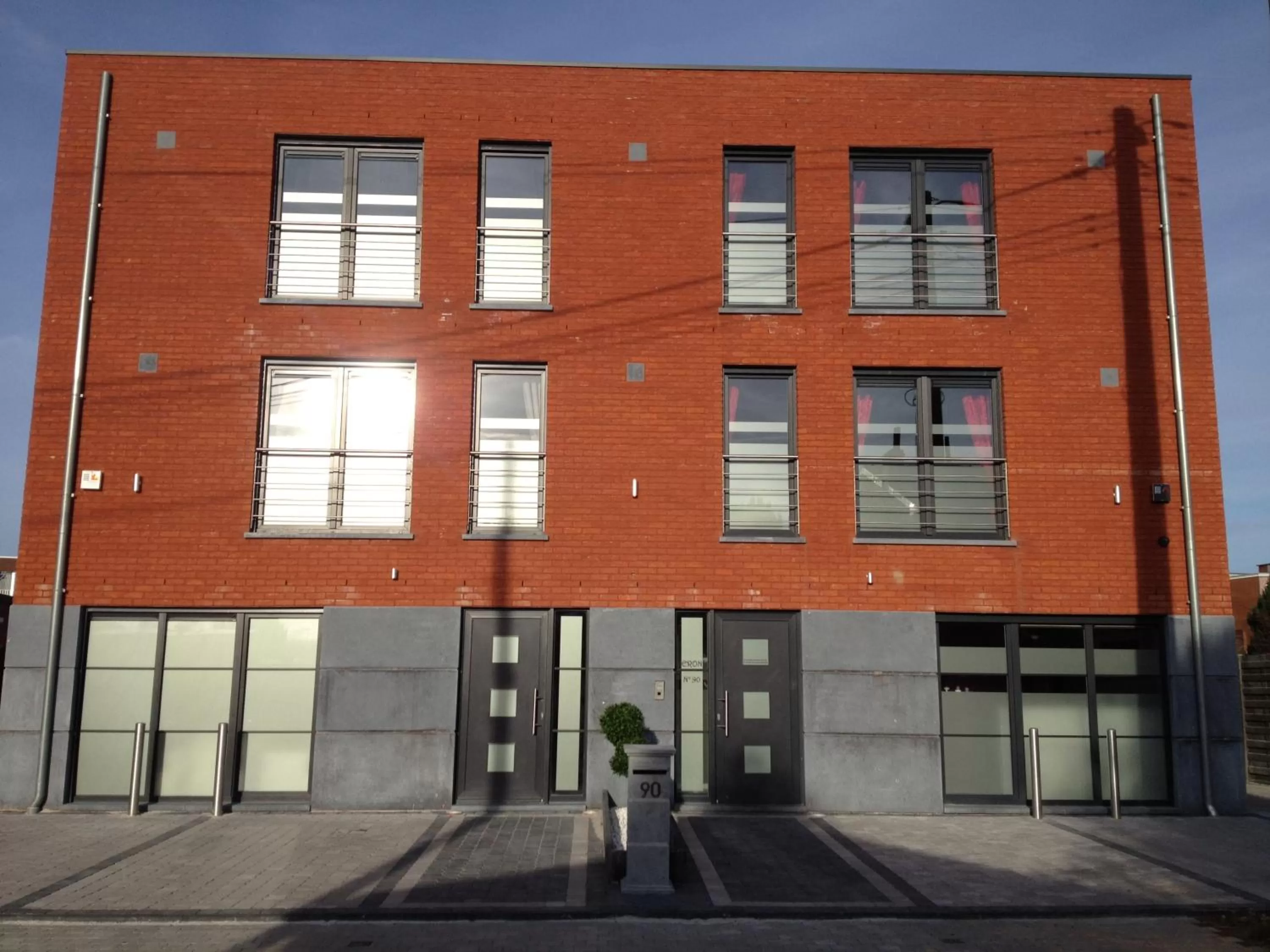 Facade/entrance in V E R O N E - Rooms & Suites - Liège - Rocourt