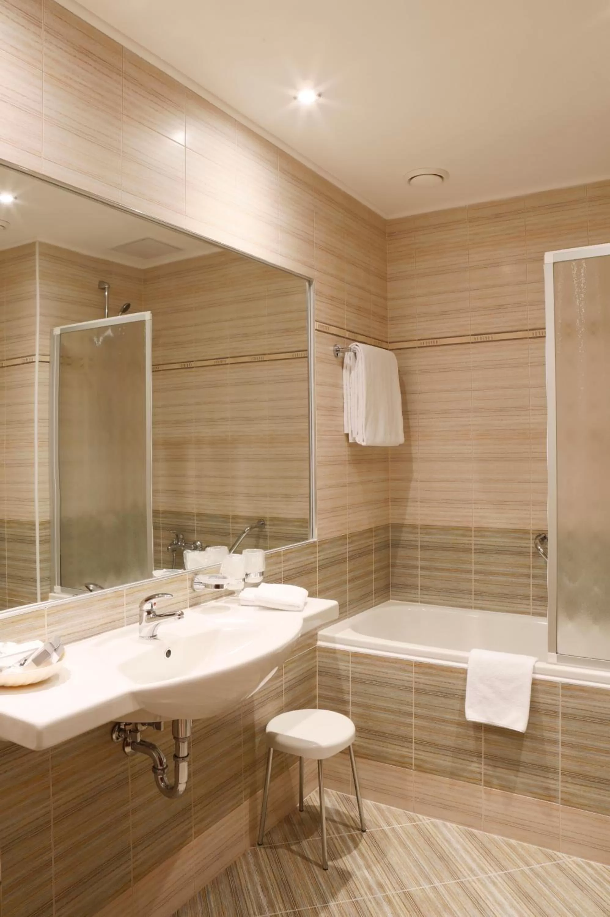 Bathroom in Hotel Kolonada