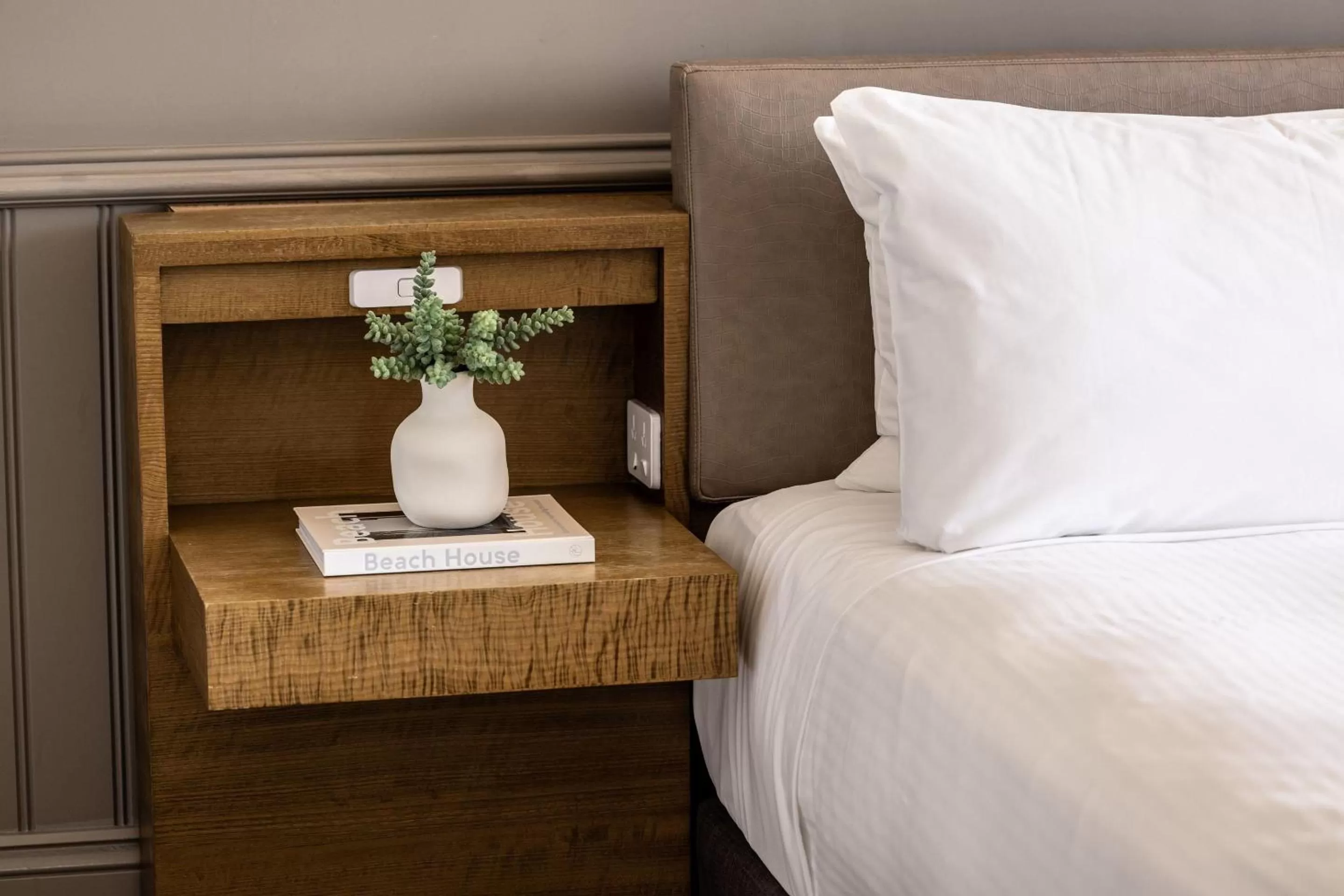 Photo of the whole room, Bed in Crowne Plaza Terrigal Pacific by IHG