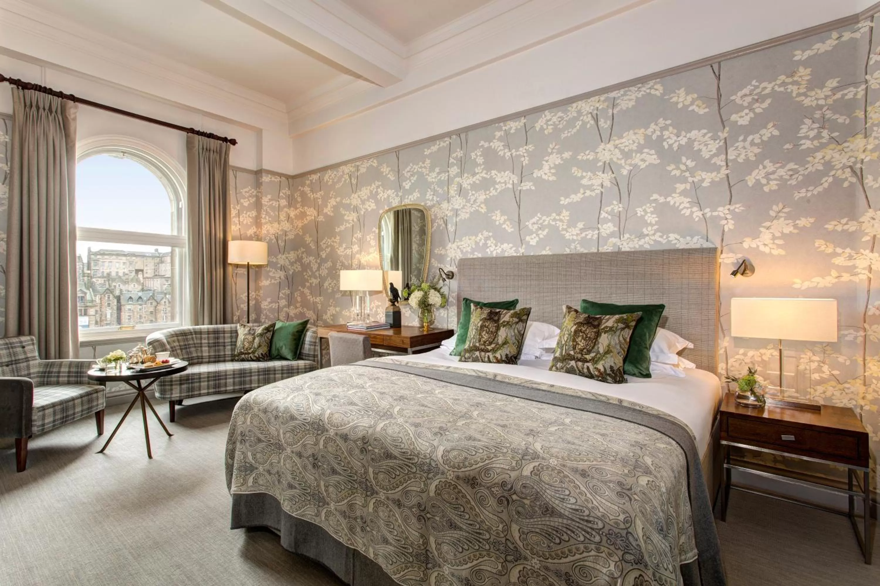 Photo of the whole room, Bed in The Balmoral Hotel