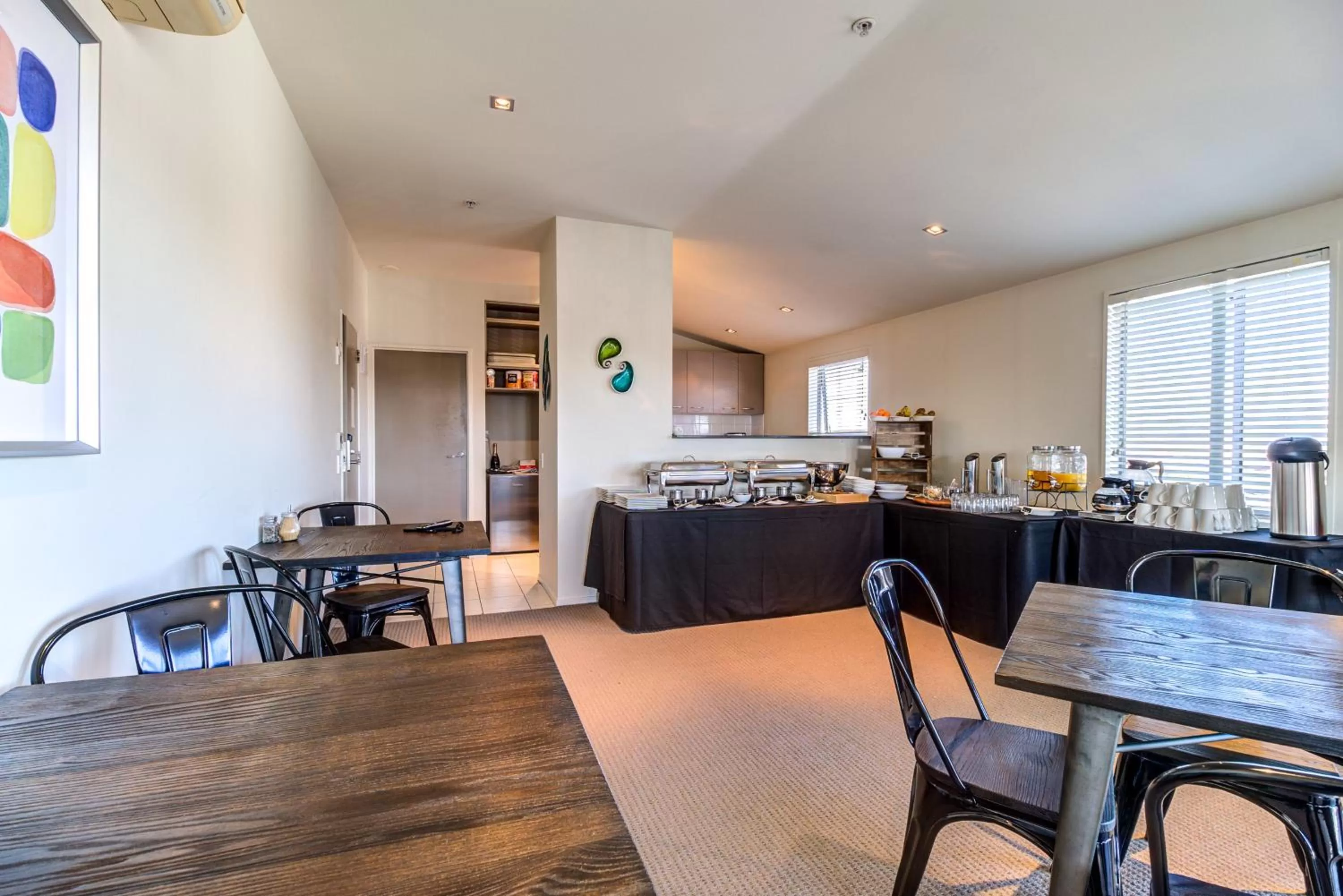 Restaurant/places to eat in Parkview On Hagley