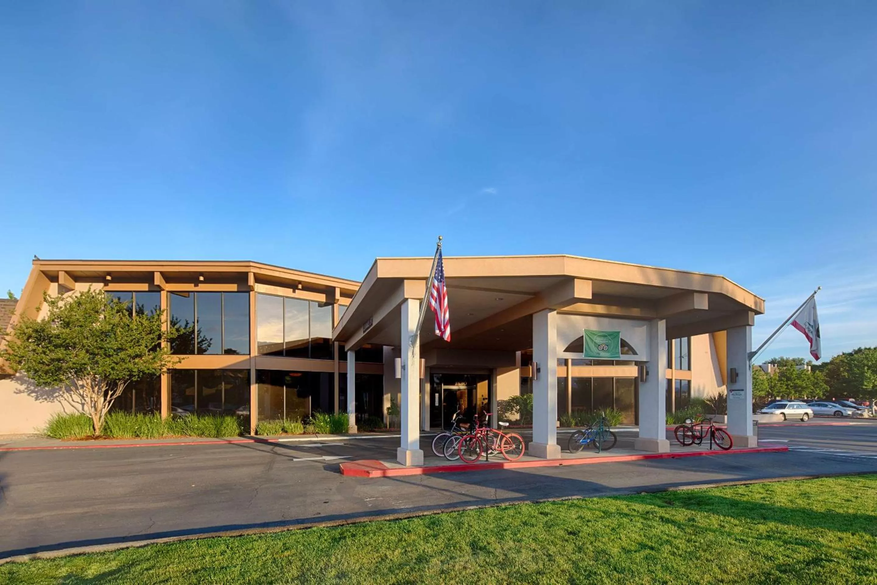 Property building in Red Lion Hotel Redding