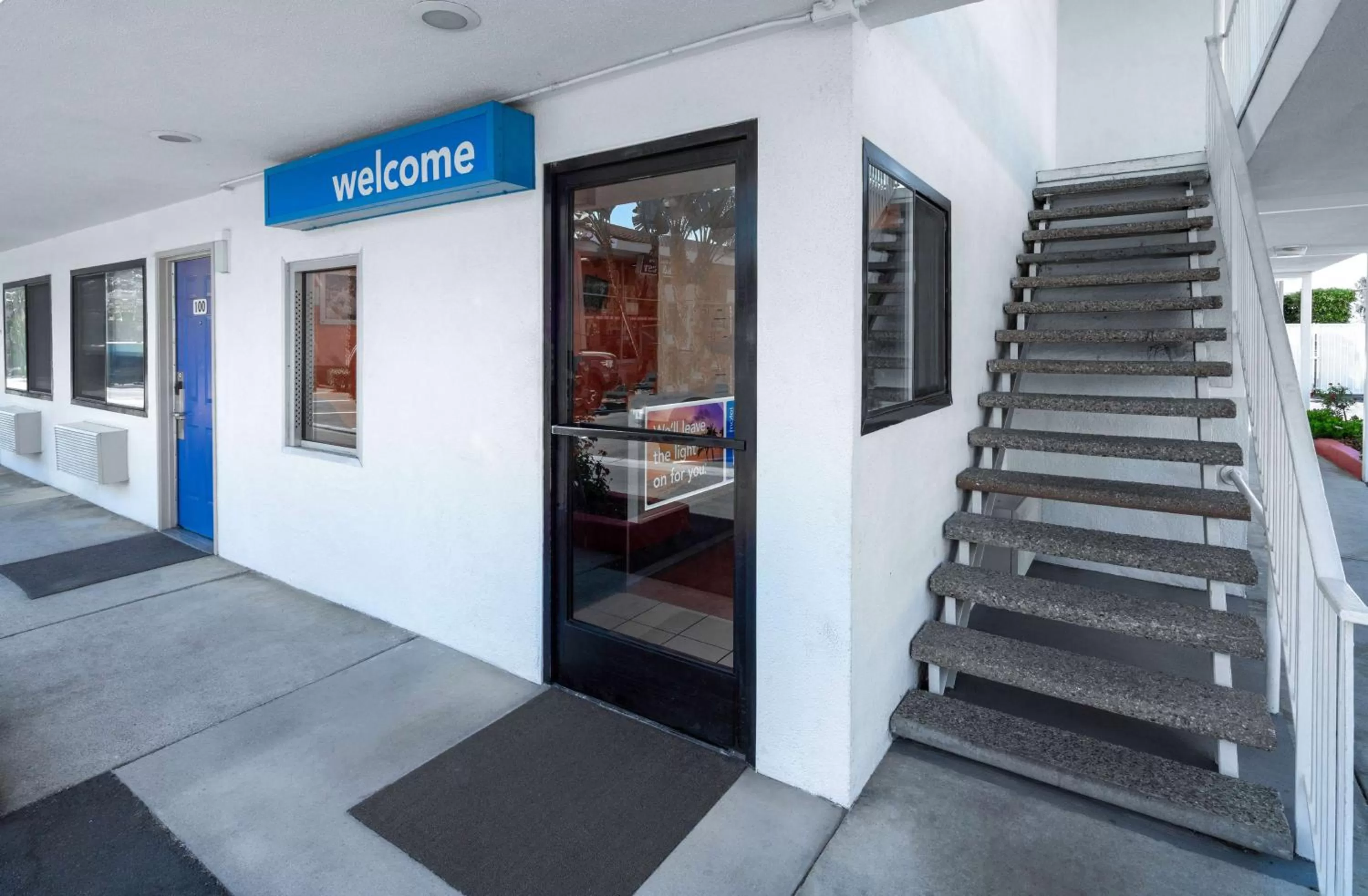 Property building in Motel 6-Santa Barbara, CA - State Street