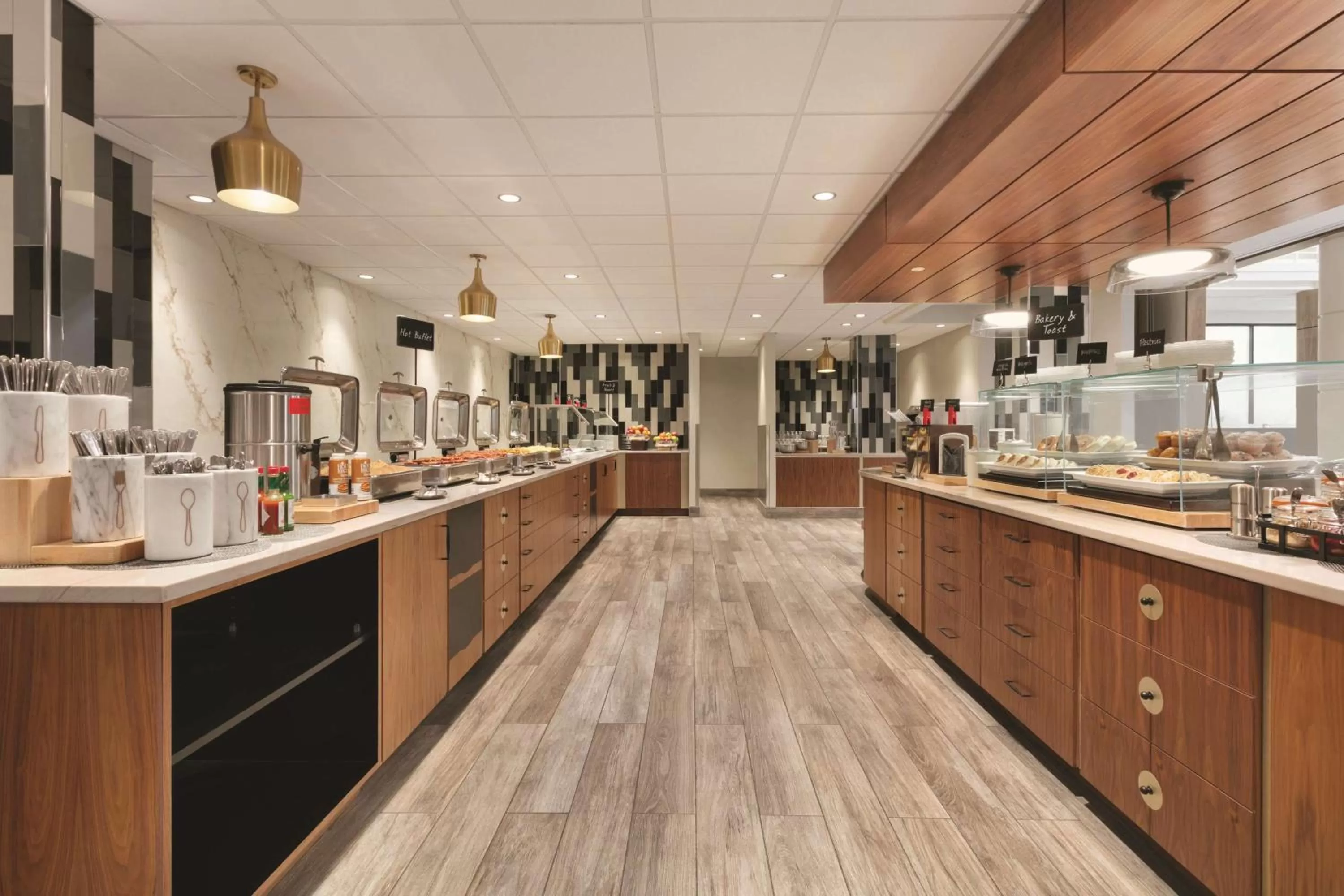 Dining area in Embassy Suites by Hilton Richmond