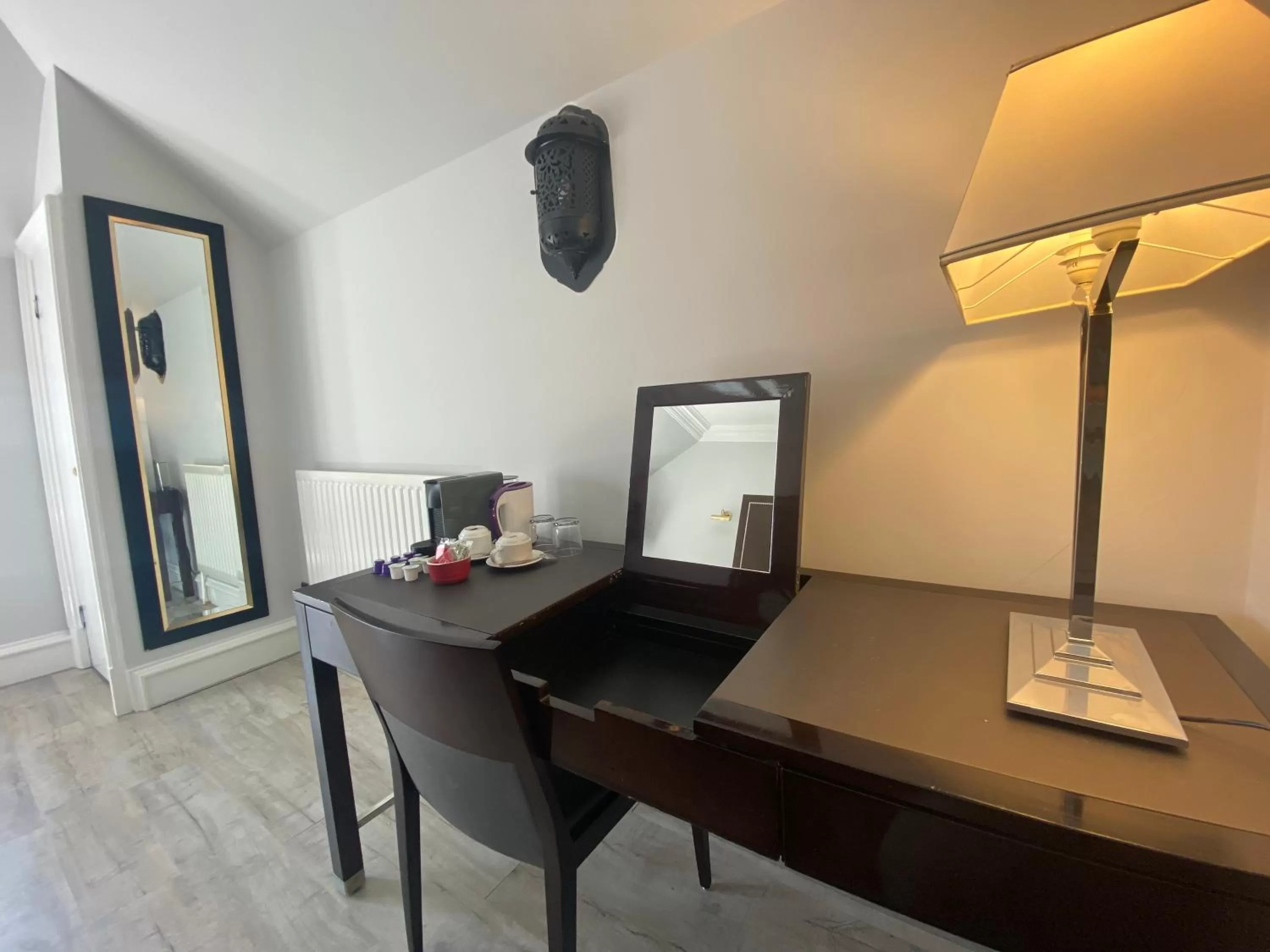 Seating area in No6 West Coates