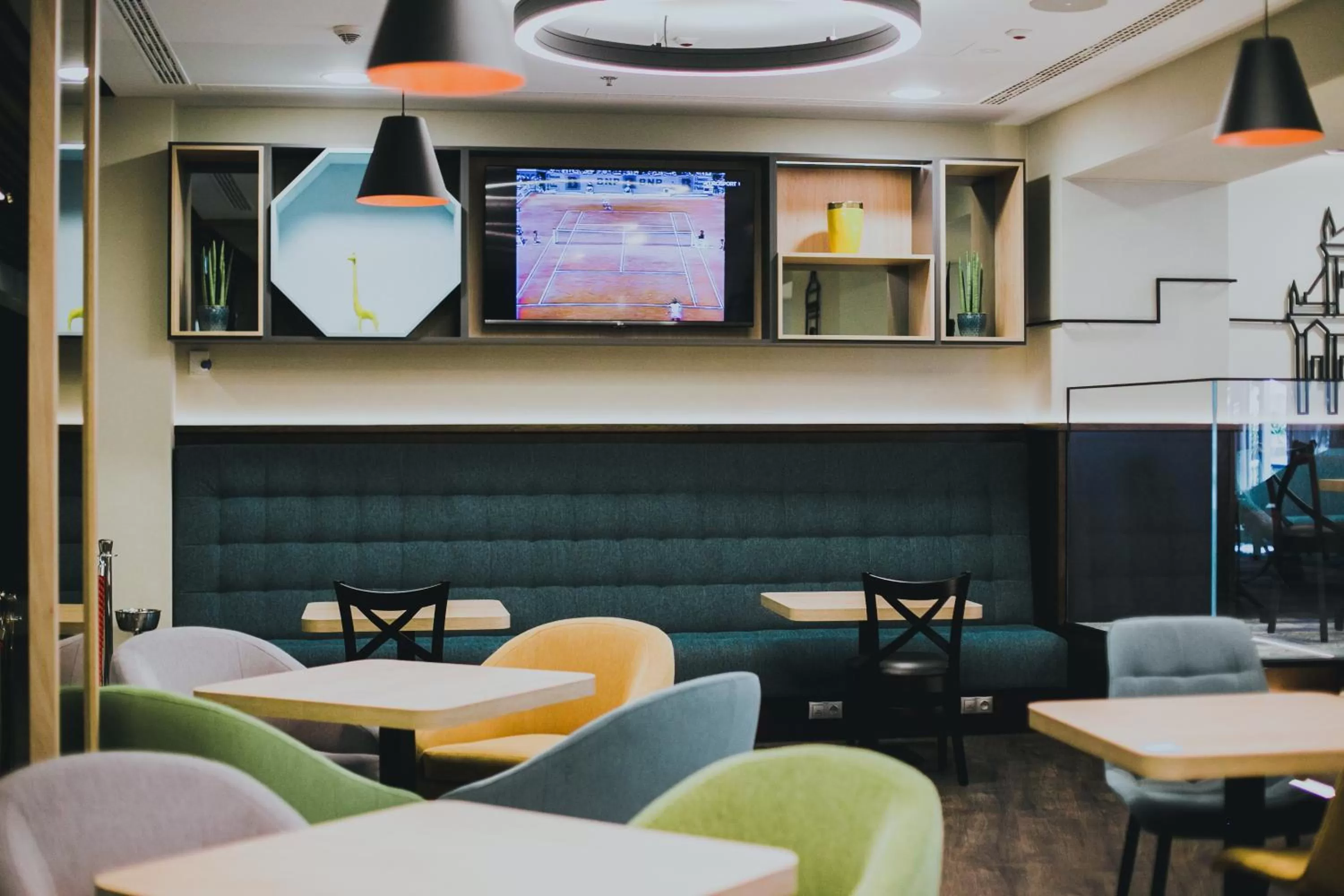 Lounge or bar in Holiday Inn Krakow City Centre by IHG