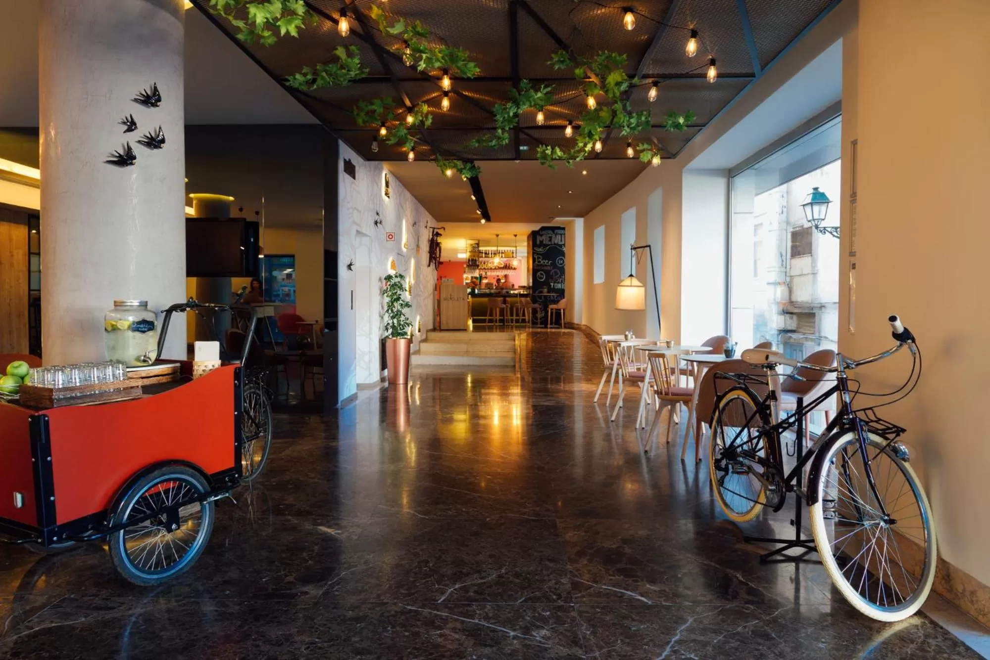 Lobby or reception in Mercure Porto Centro Santa Catarina
