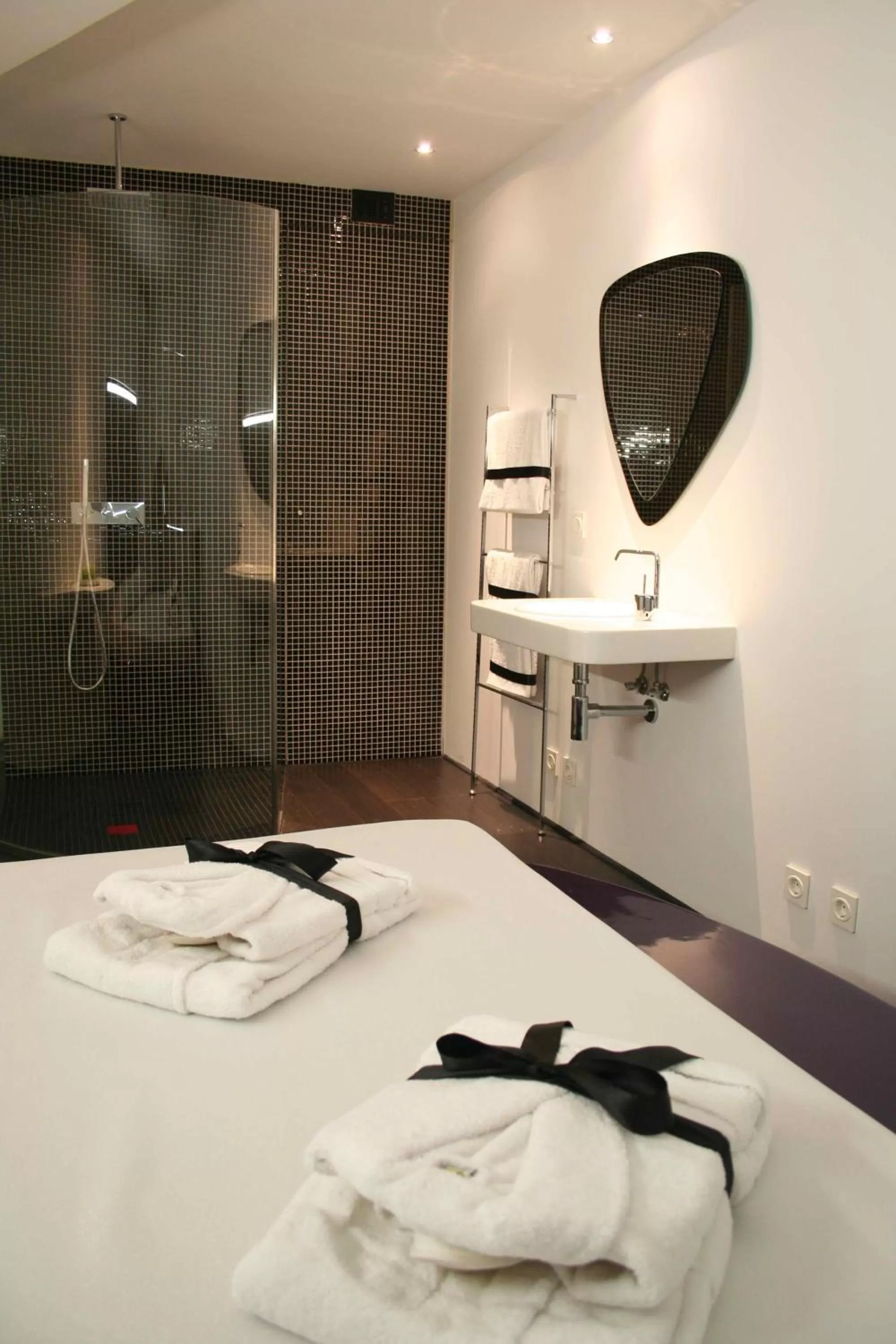 Bathroom in Absoluto Design Hotel