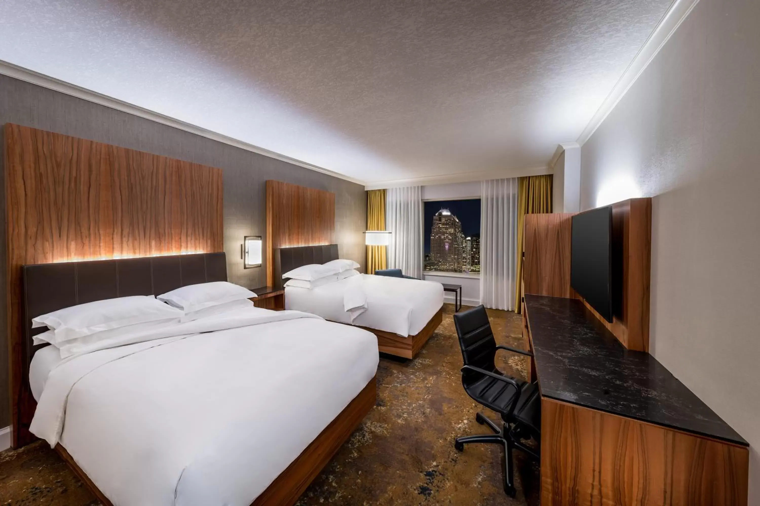 Queen Room with Two Queen Beds - High Floor in Hyatt Regency Calgary Queen Room with Two Queen Beds - High Floor in Hyatt Regency Calgary