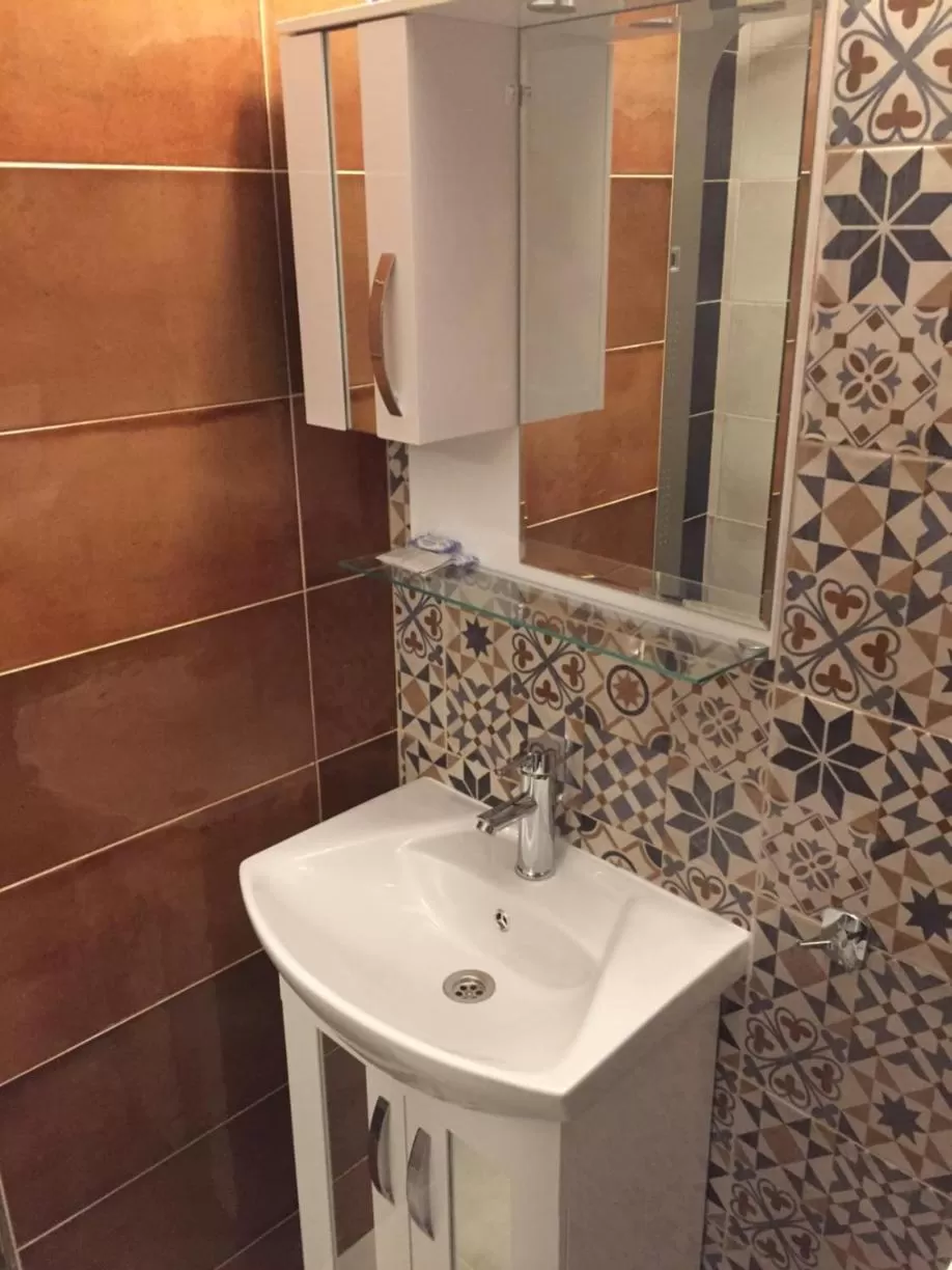 Bathroom in Family Hotel Malibu