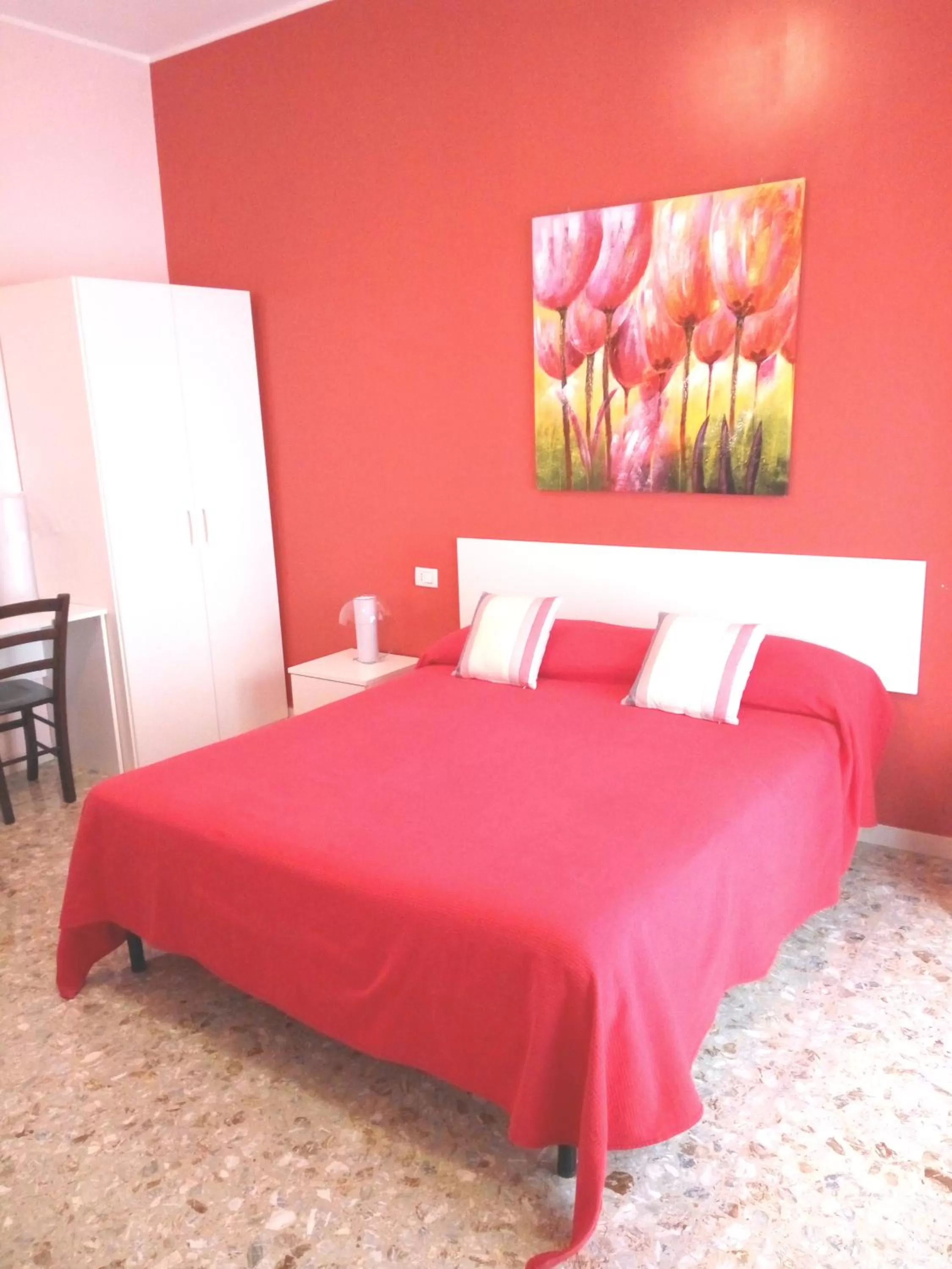 Photo of the whole room, Bed in Michelangelo Rooms