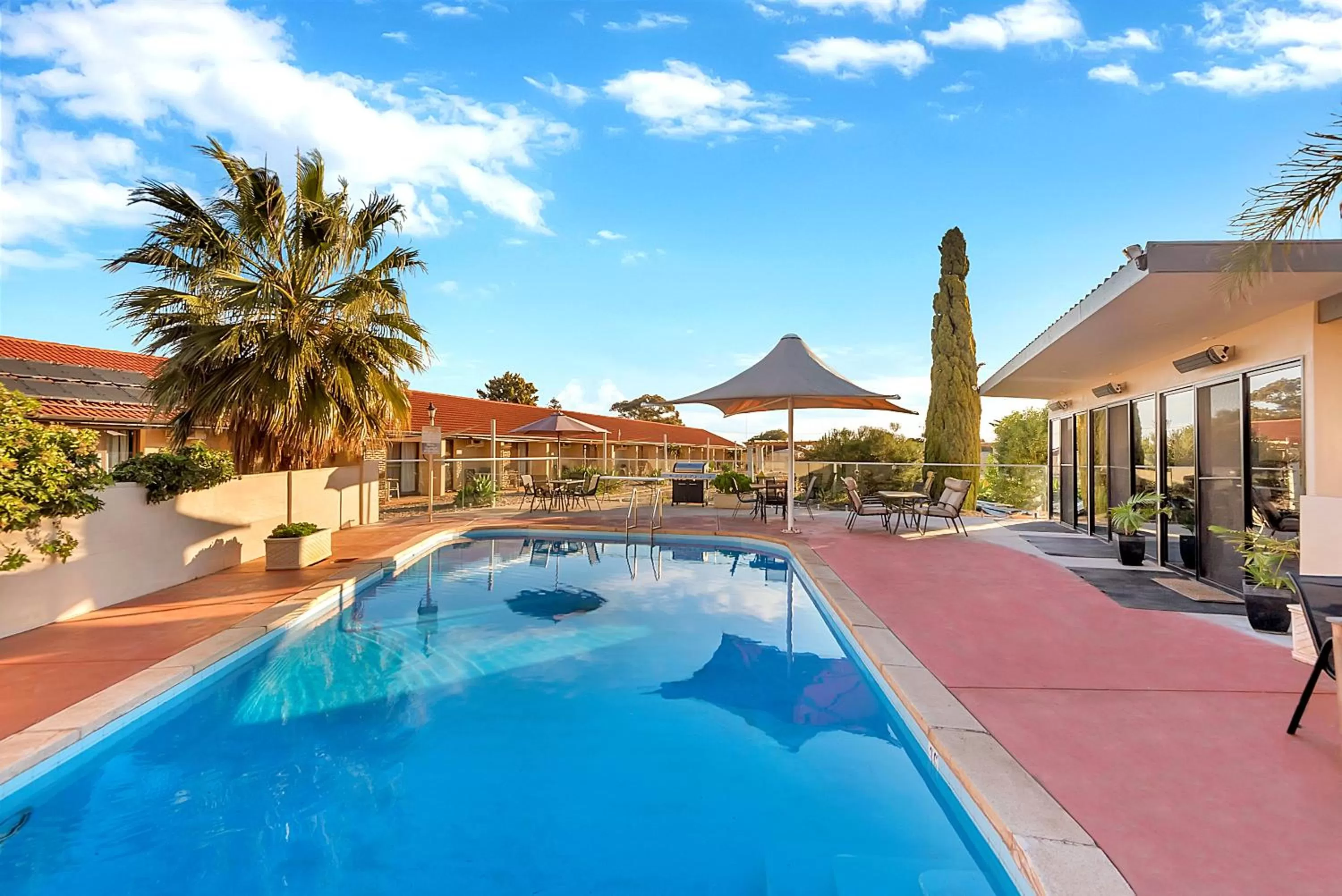 Swimming pool in Comfort Inn Whyalla