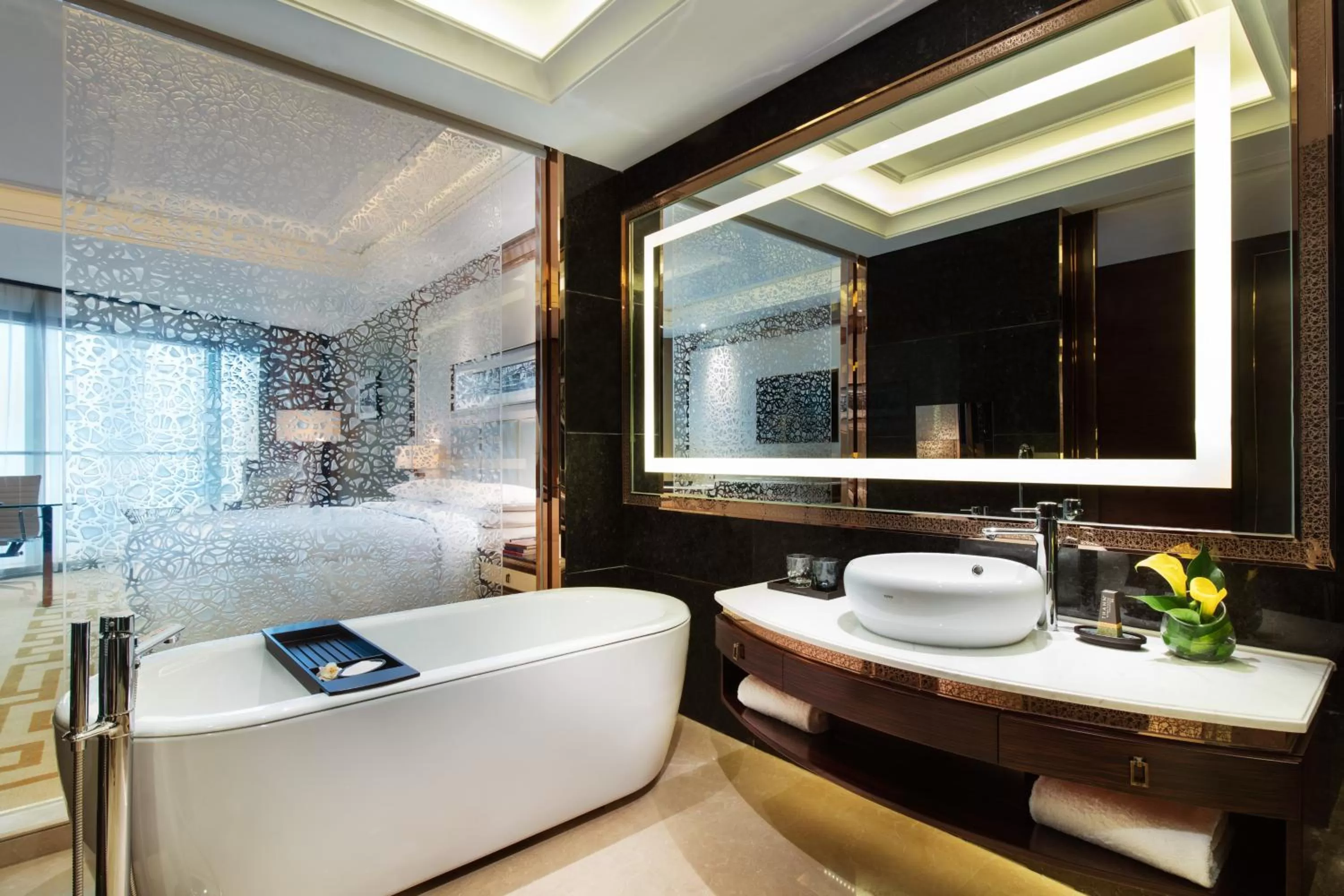 Bathroom, Bed in Changzhou Marriott Hotel