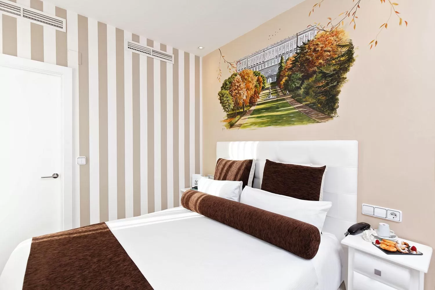 Photo of the whole room, Bed in Grupotel Mayorazgo