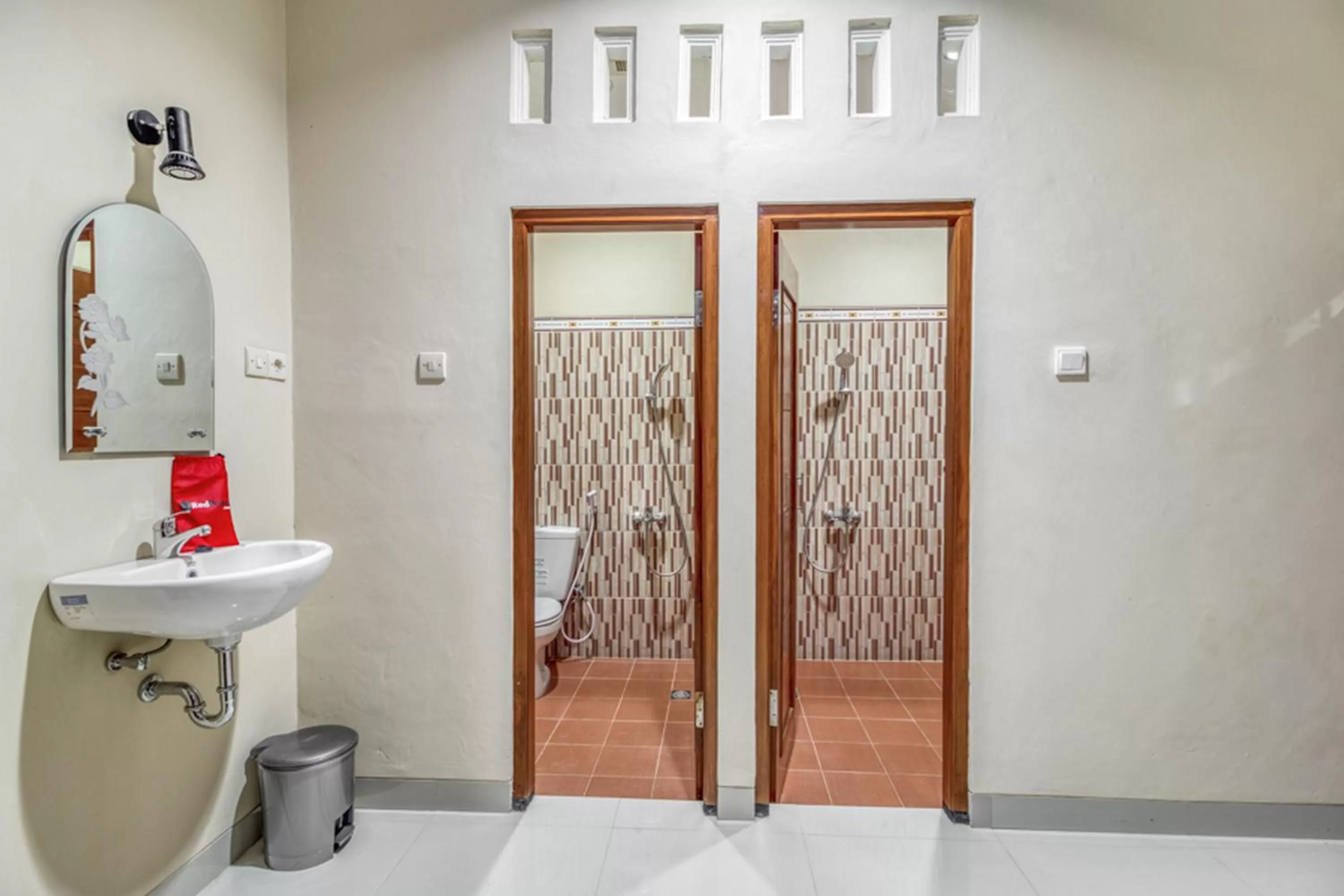 Bathroom in RedDoorz near Jogja National Museum