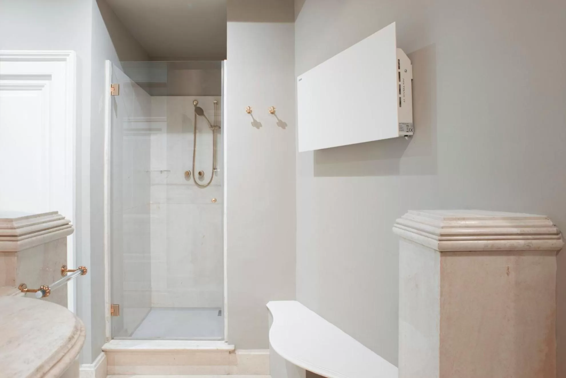 Shower in Vittoria - house of charme
